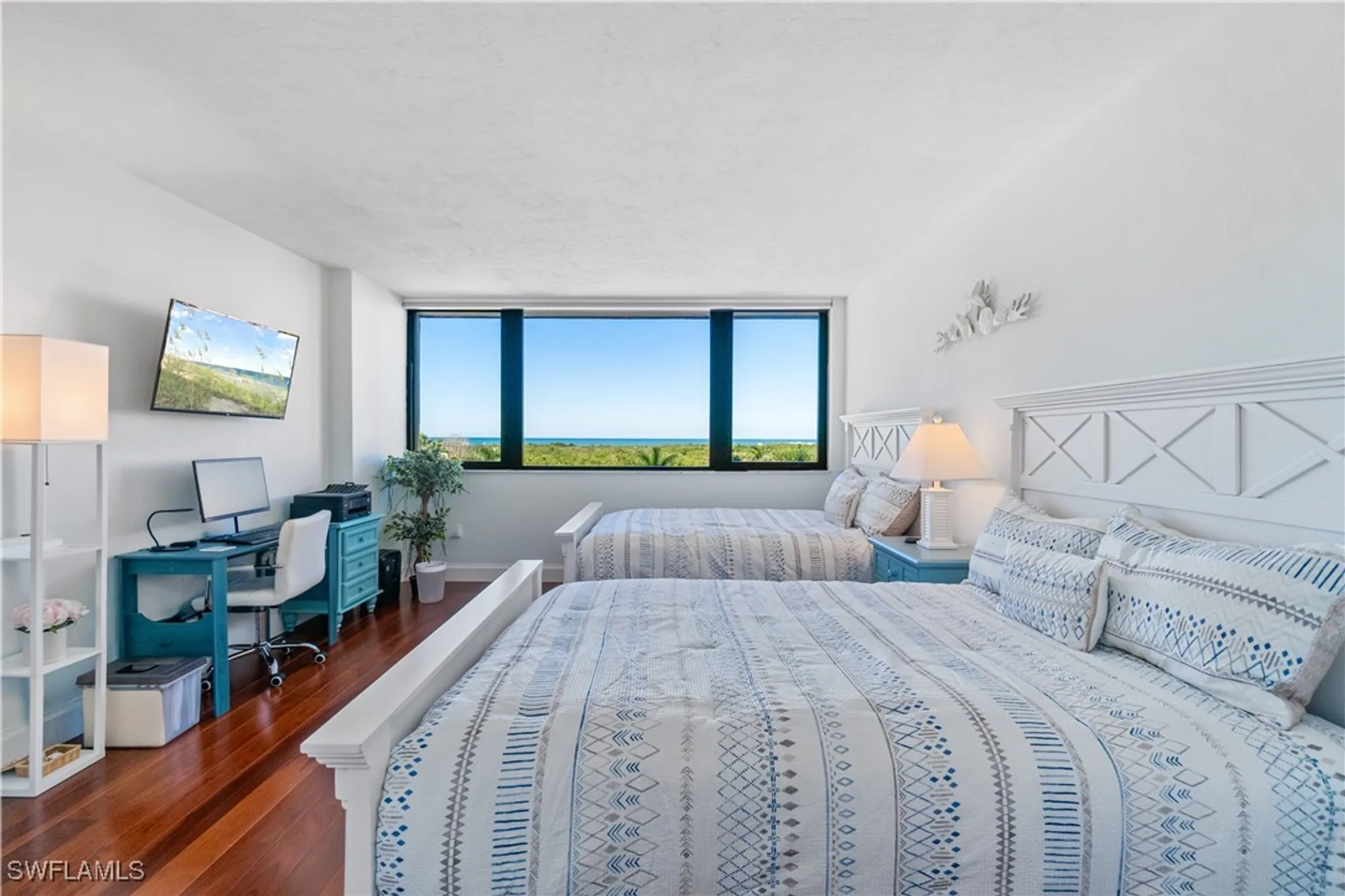 Property Slideshow image 13 of 27 | 5601 turtle bay dr apt 402, Naples, FL, 34108