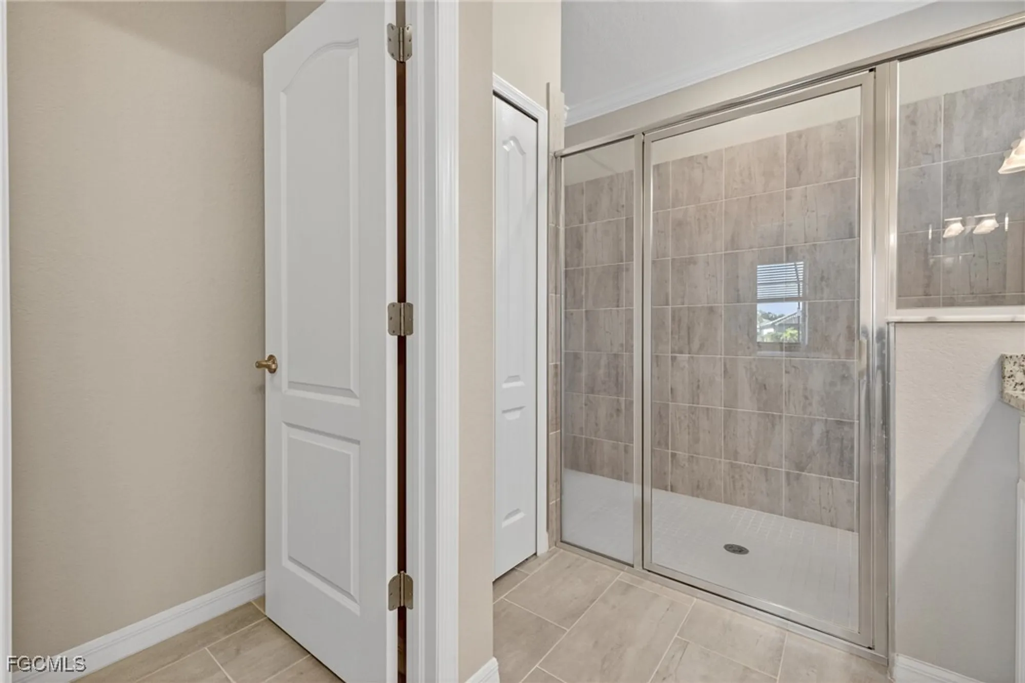 Property Slideshow image 19 of 50 | 11975 arbor trace dr, Fort Myers, FL, 33913