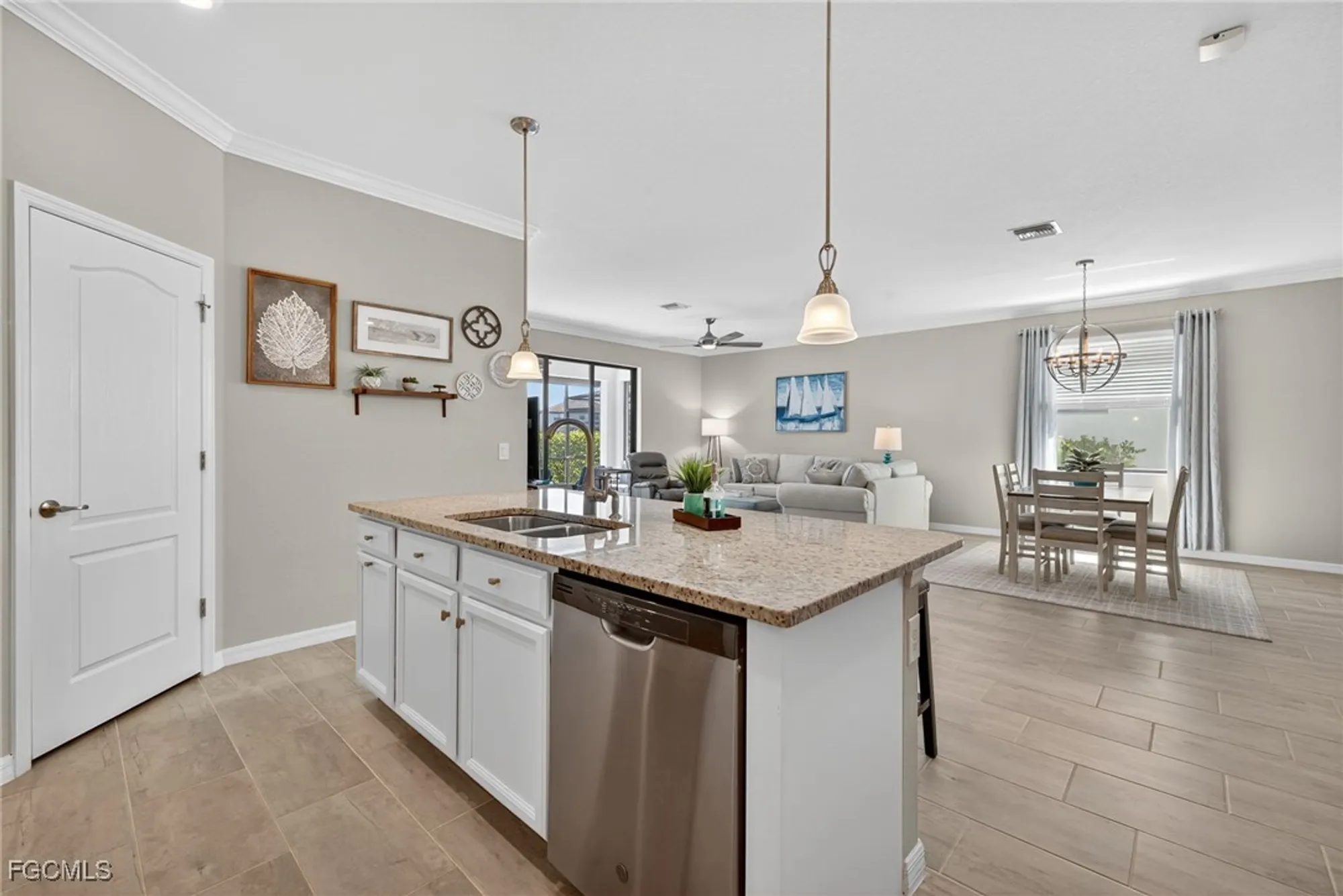 Property Slideshow image 12 of 50 | 11975 arbor trace dr, Fort Myers, FL, 33913