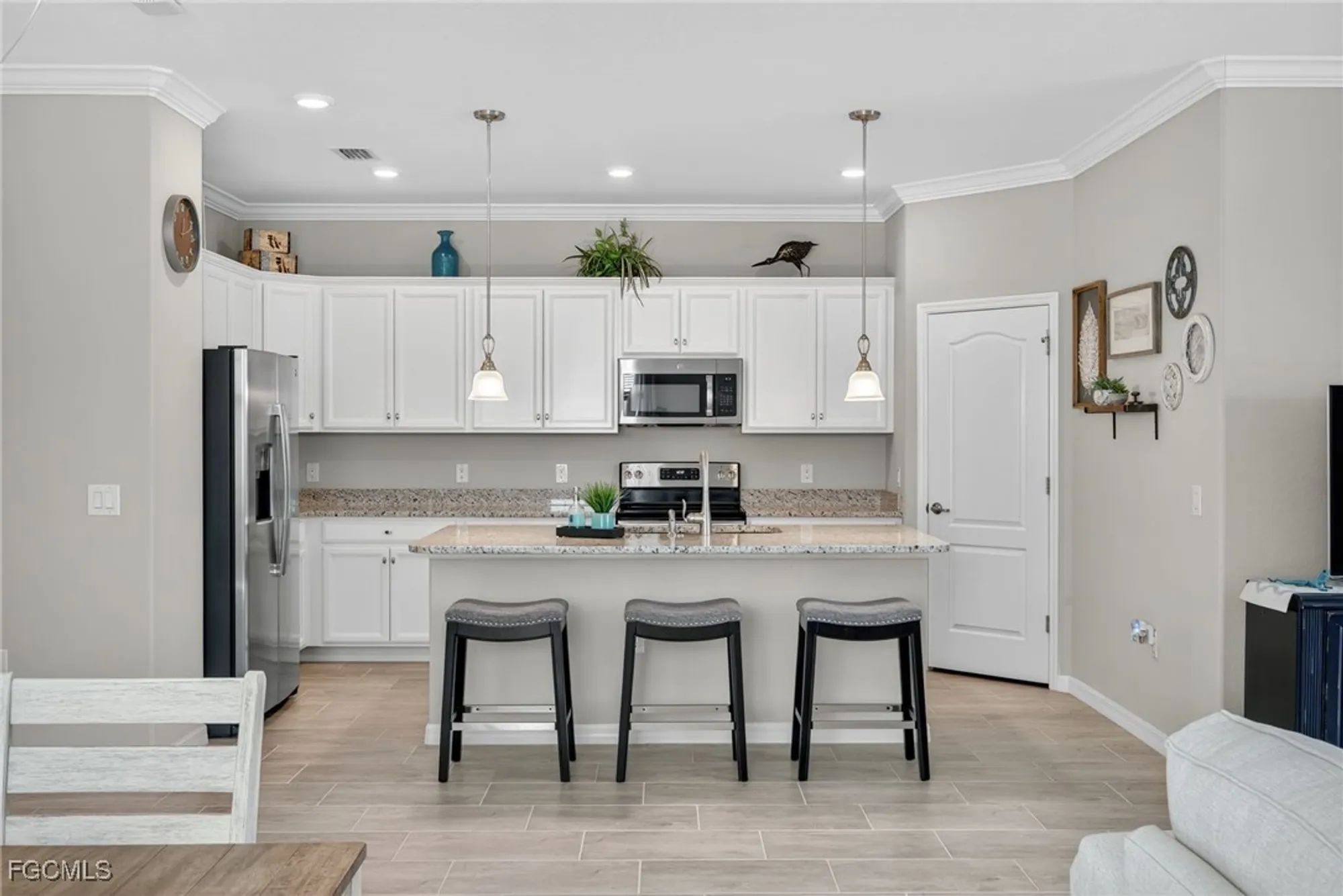 Property Slideshow image 9 of 50 | 11975 arbor trace dr, Fort Myers, FL, 33913