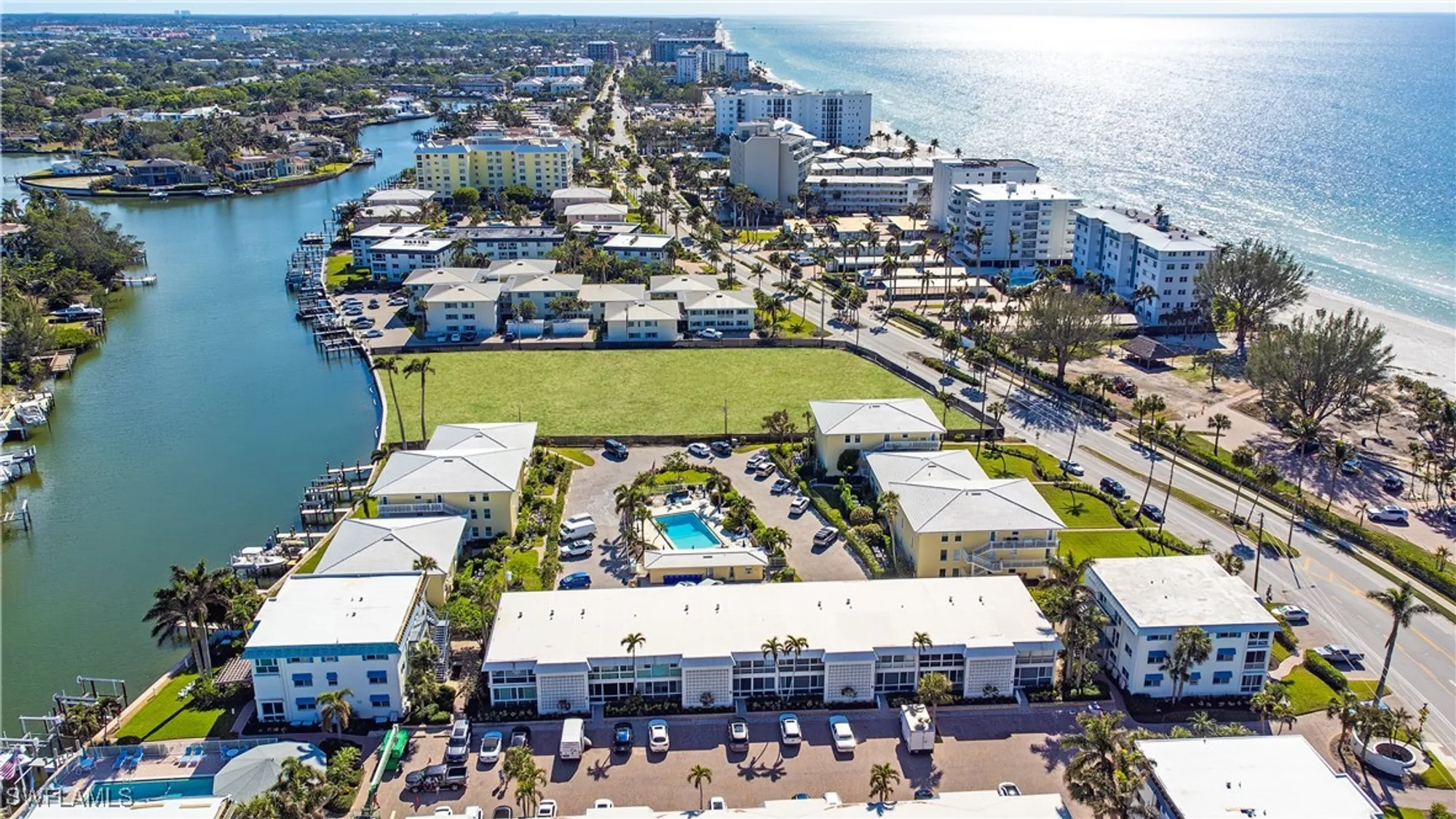 Property Slideshow image 16 of 16 | 2082 gulf shore blvd 111, Naples, FL, 34102