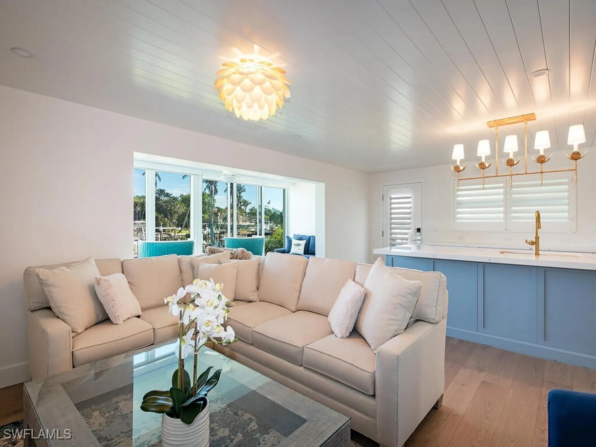 Property Slideshow image 6 of 16 | 2082 gulf shore blvd 111, Naples, FL, 34102