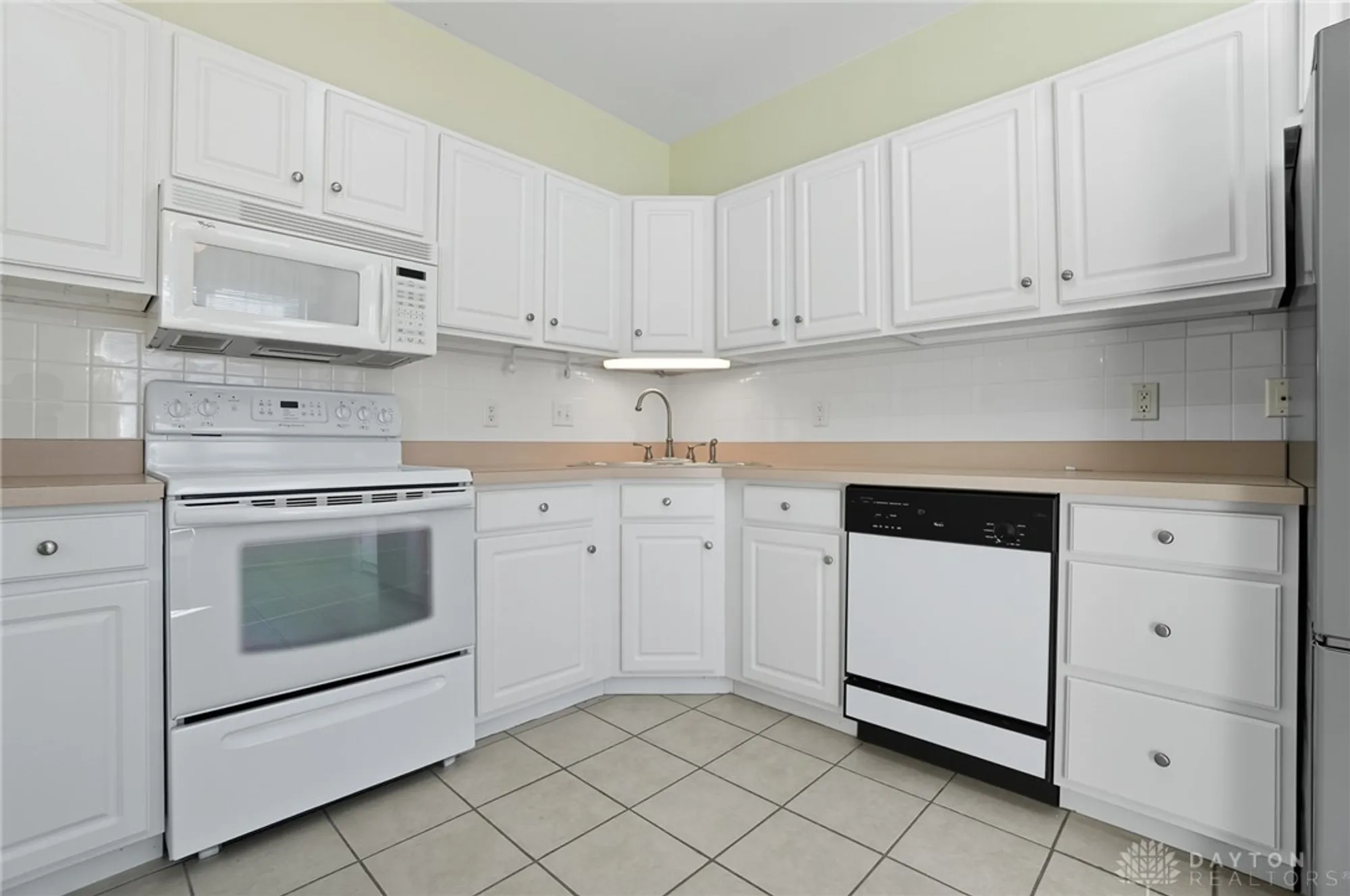 Property Slideshow image 16 of 48 | 1573 watermark ct 22, Miamisburg, OH, 45342