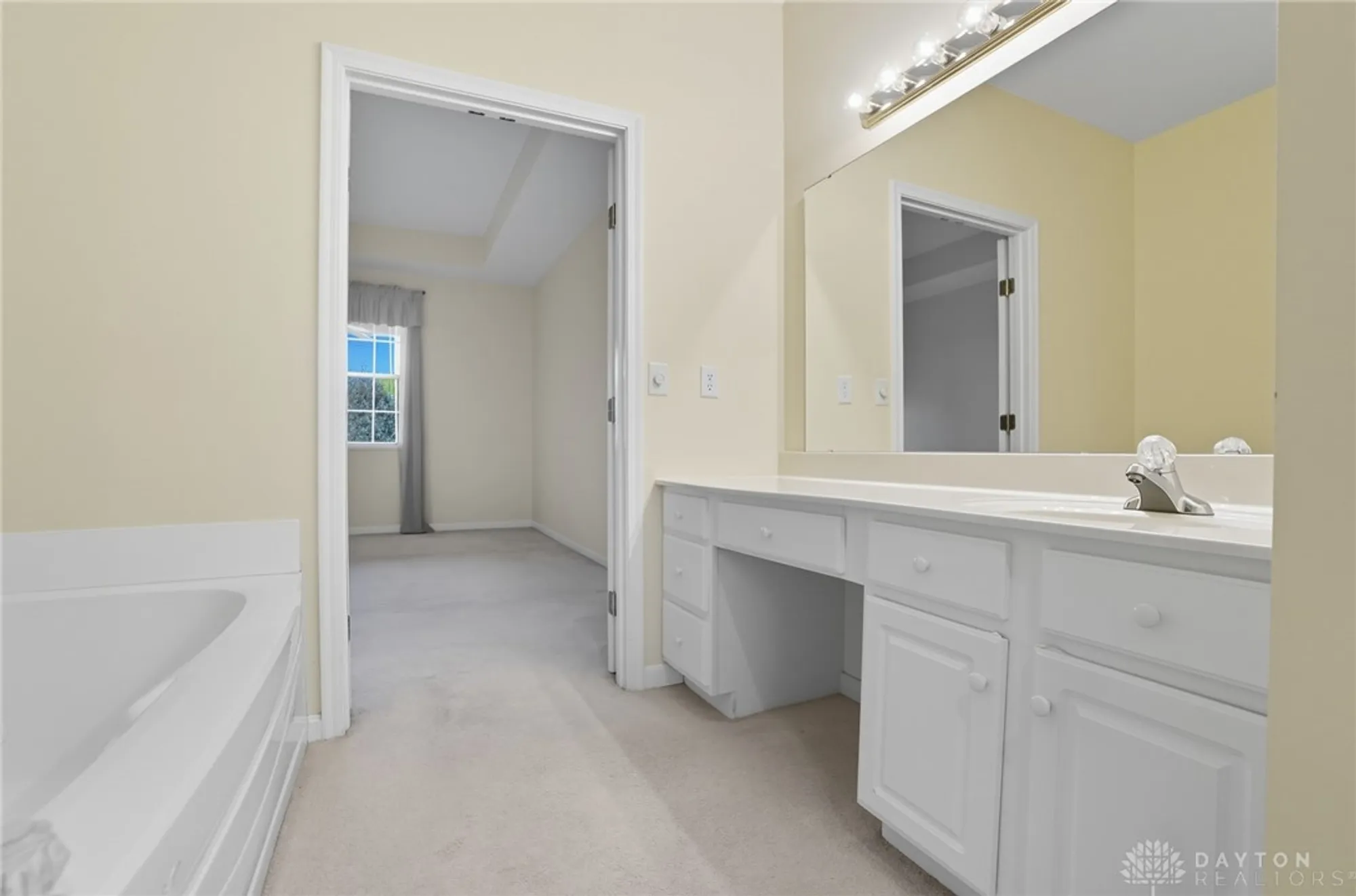 Property Slideshow image 29 of 48 | 1573 watermark ct 22, Miamisburg, OH, 45342