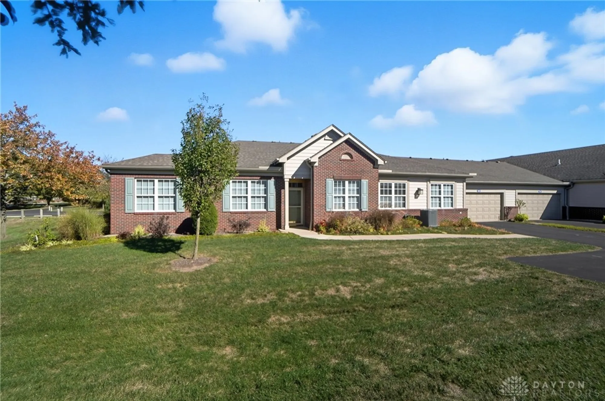 Property Slideshow image 2 of 48 | 1573 watermark ct 22, Miamisburg, OH, 45342