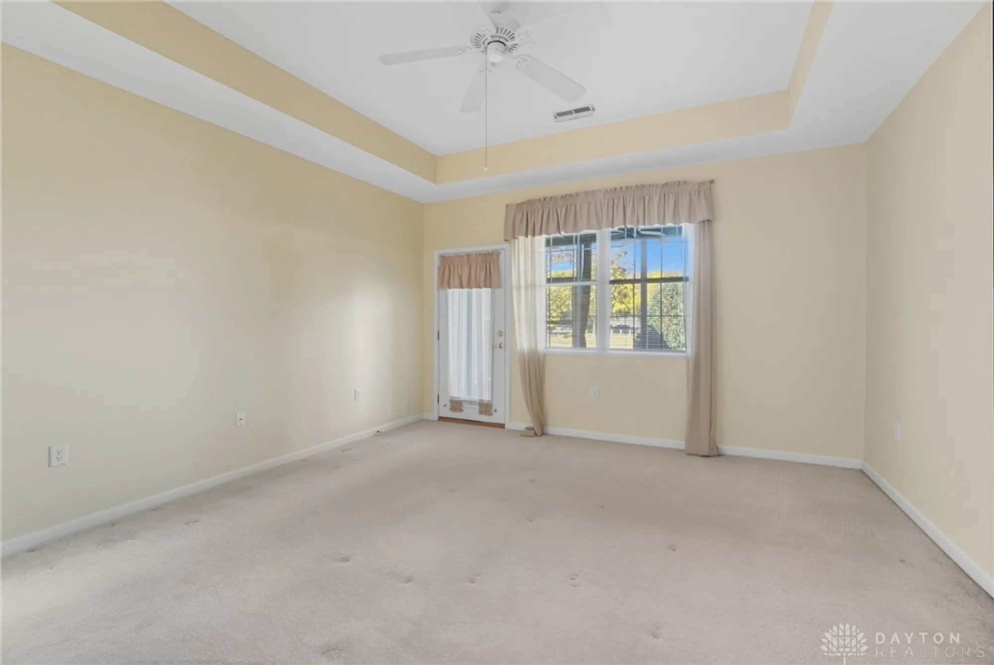 Property Slideshow image 23 of 48 | 1573 watermark ct 22, Miamisburg, OH, 45342