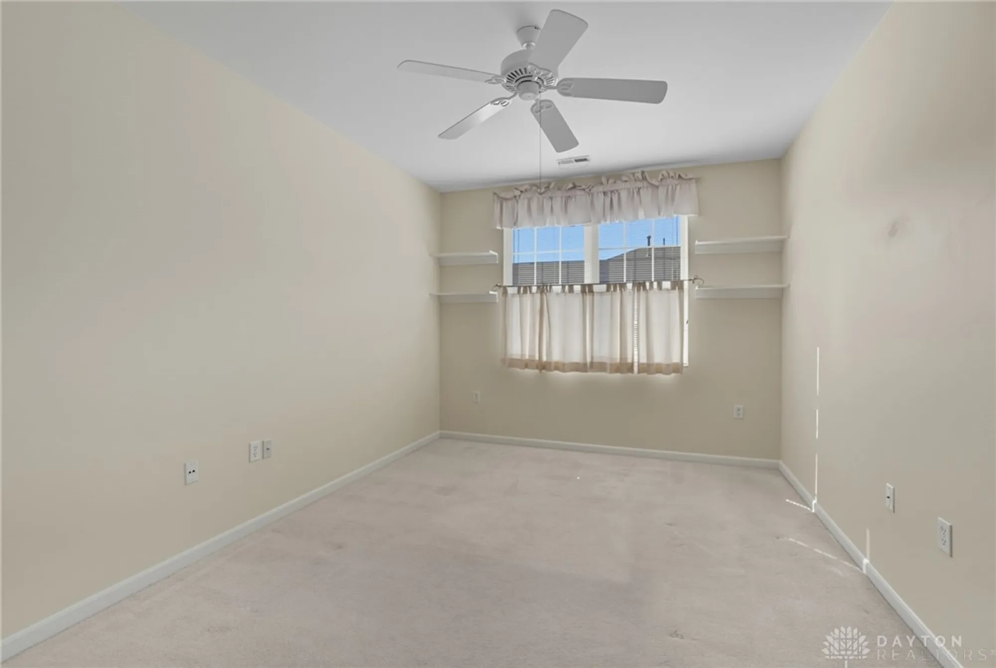 Property Slideshow image 33 of 48 | 1573 watermark ct 22, Miamisburg, OH, 45342
