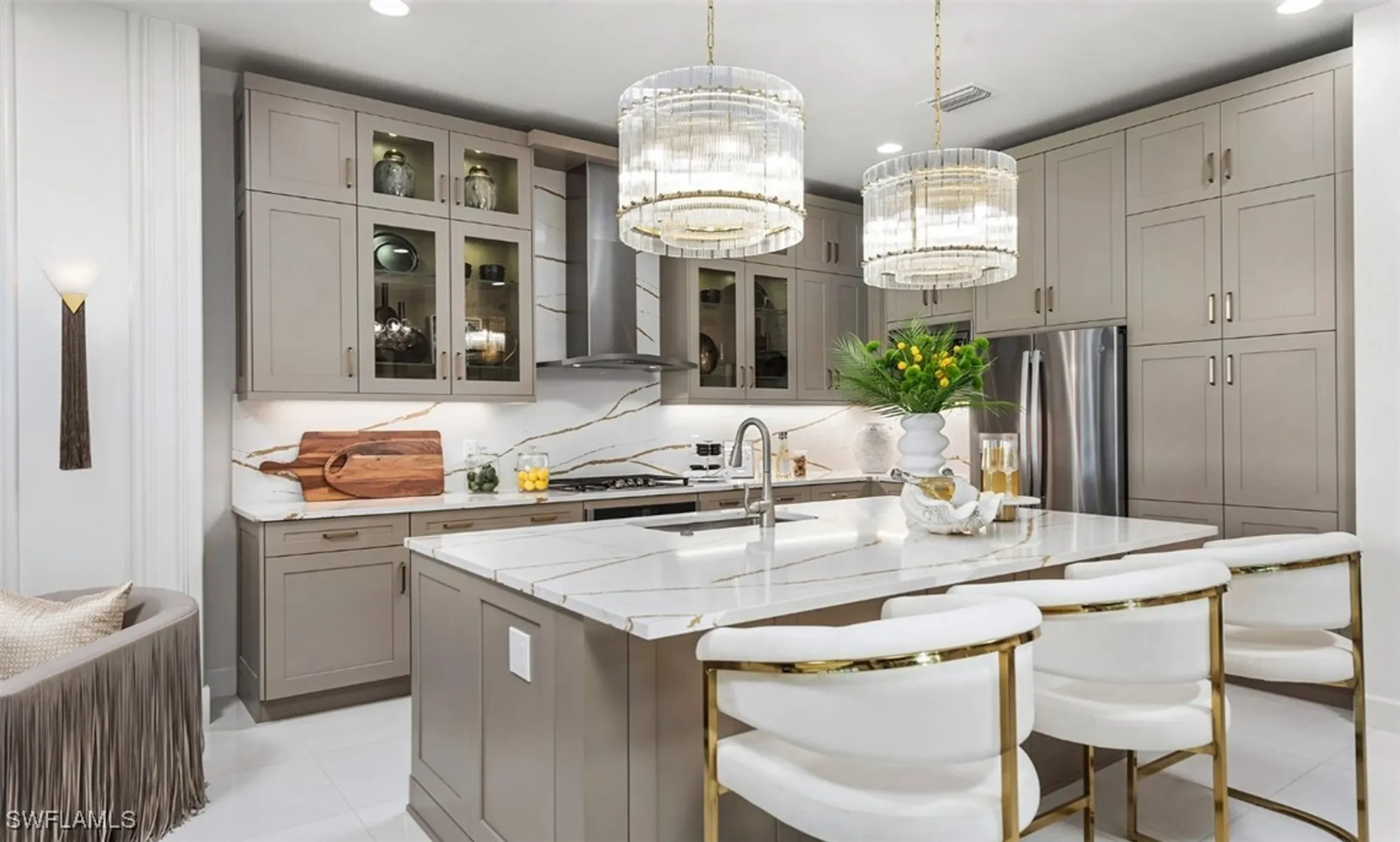 Property Slideshow image 3 of 14 | 2553 kingfisher dr, Naples, FL, 34112