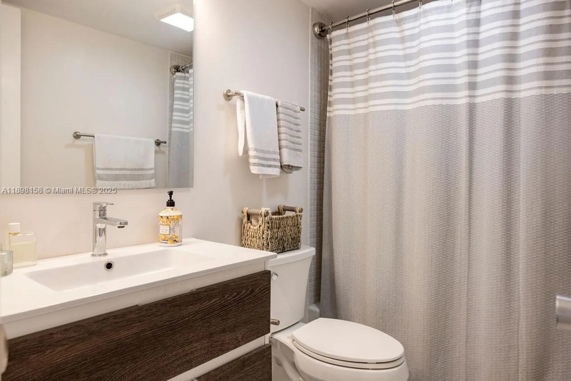 Property Slideshow image 19 of 24 | 1300 saint charles pl ph 12, Pembroke Pines, FL, 33026