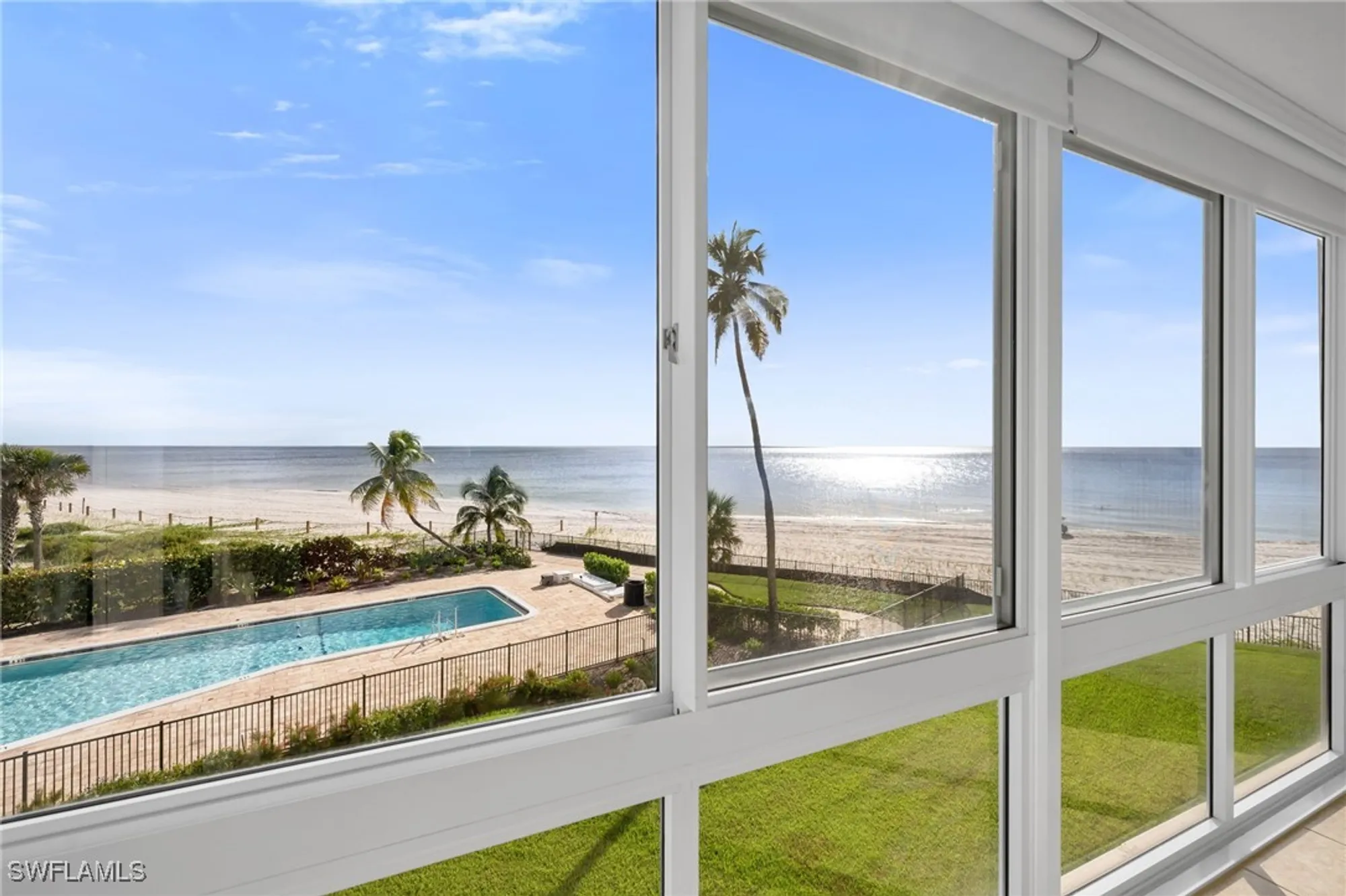 Property Slideshow image 12 of 16 | 2121 gulf shore blvd 203, Naples, FL, 34102