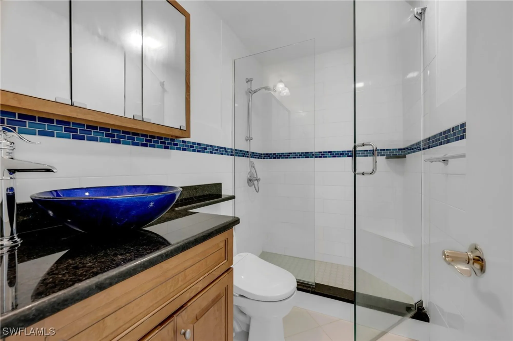 Property Slideshow image 9 of 16 | 2121 gulf shore blvd 203, Naples, FL, 34102