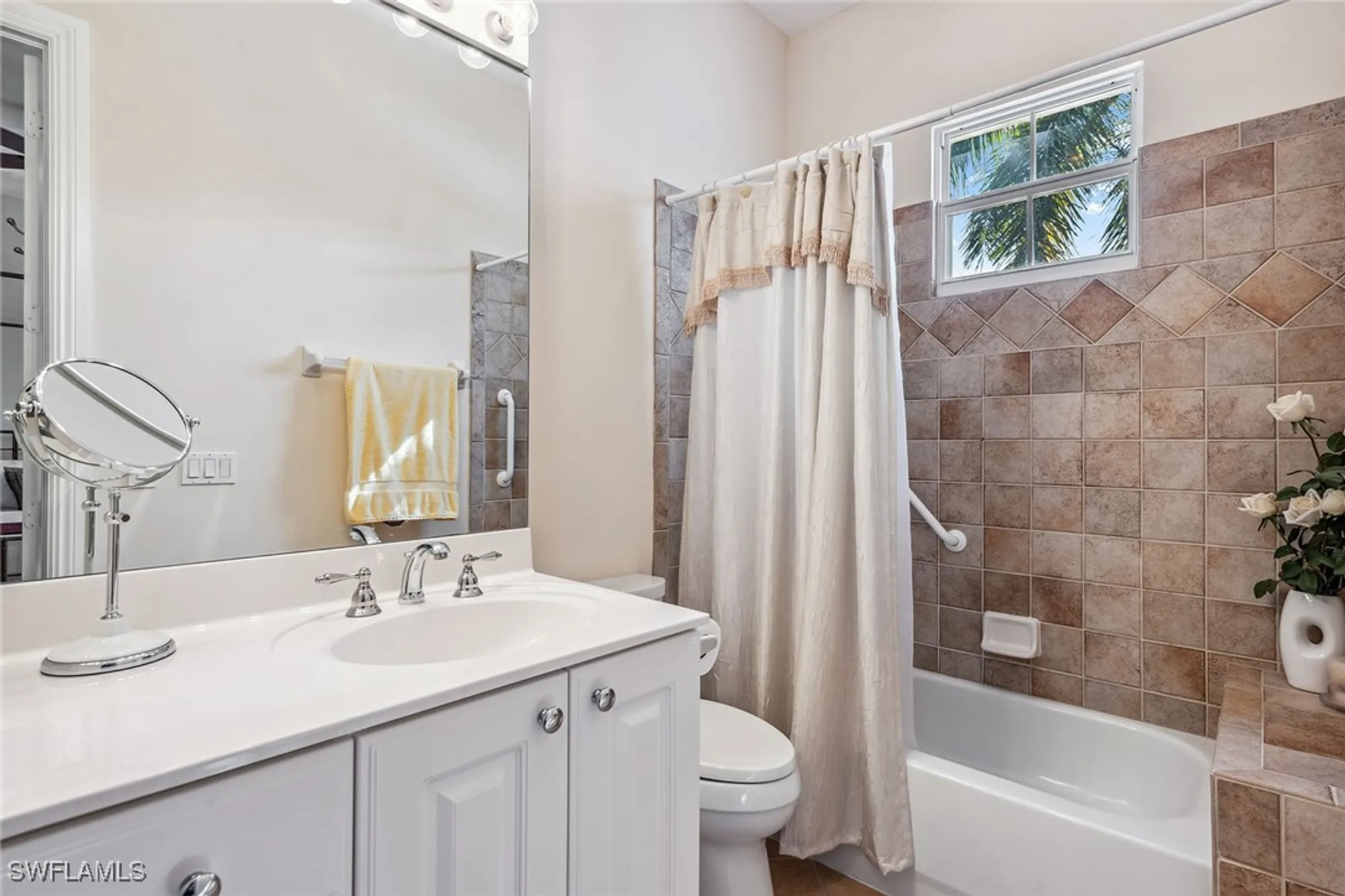 Property Slideshow image 16 of 45 | 9106 cascada way 202, Naples, FL, 34114