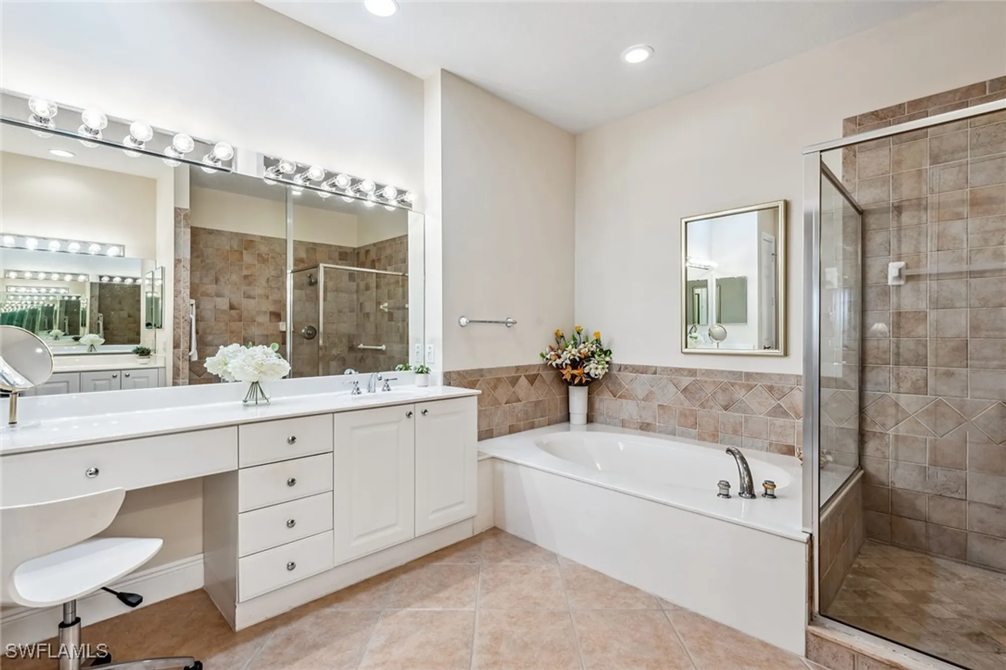 Property Slideshow image 11 of 45 | 9106 cascada way 202, Naples, FL, 34114