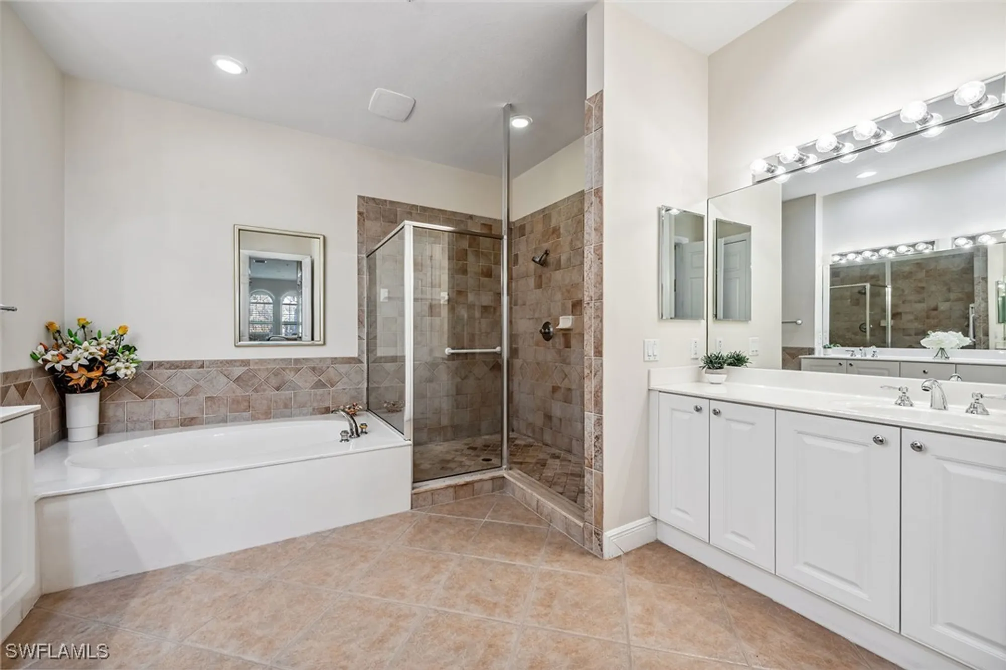 Property Slideshow image 12 of 45 | 9106 cascada way 202, Naples, FL, 34114