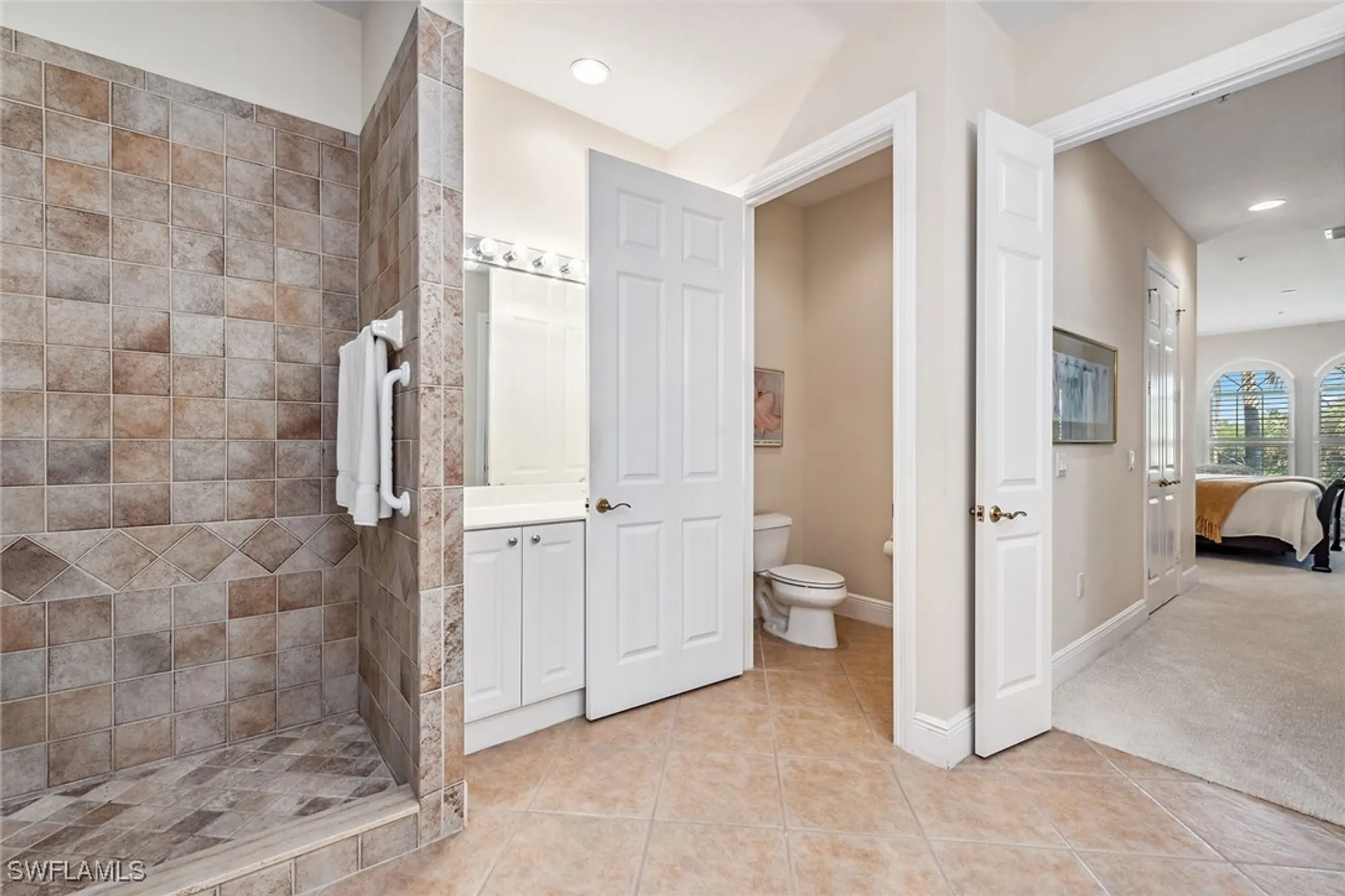 Property Slideshow image 13 of 45 | 9106 cascada way 202, Naples, FL, 34114