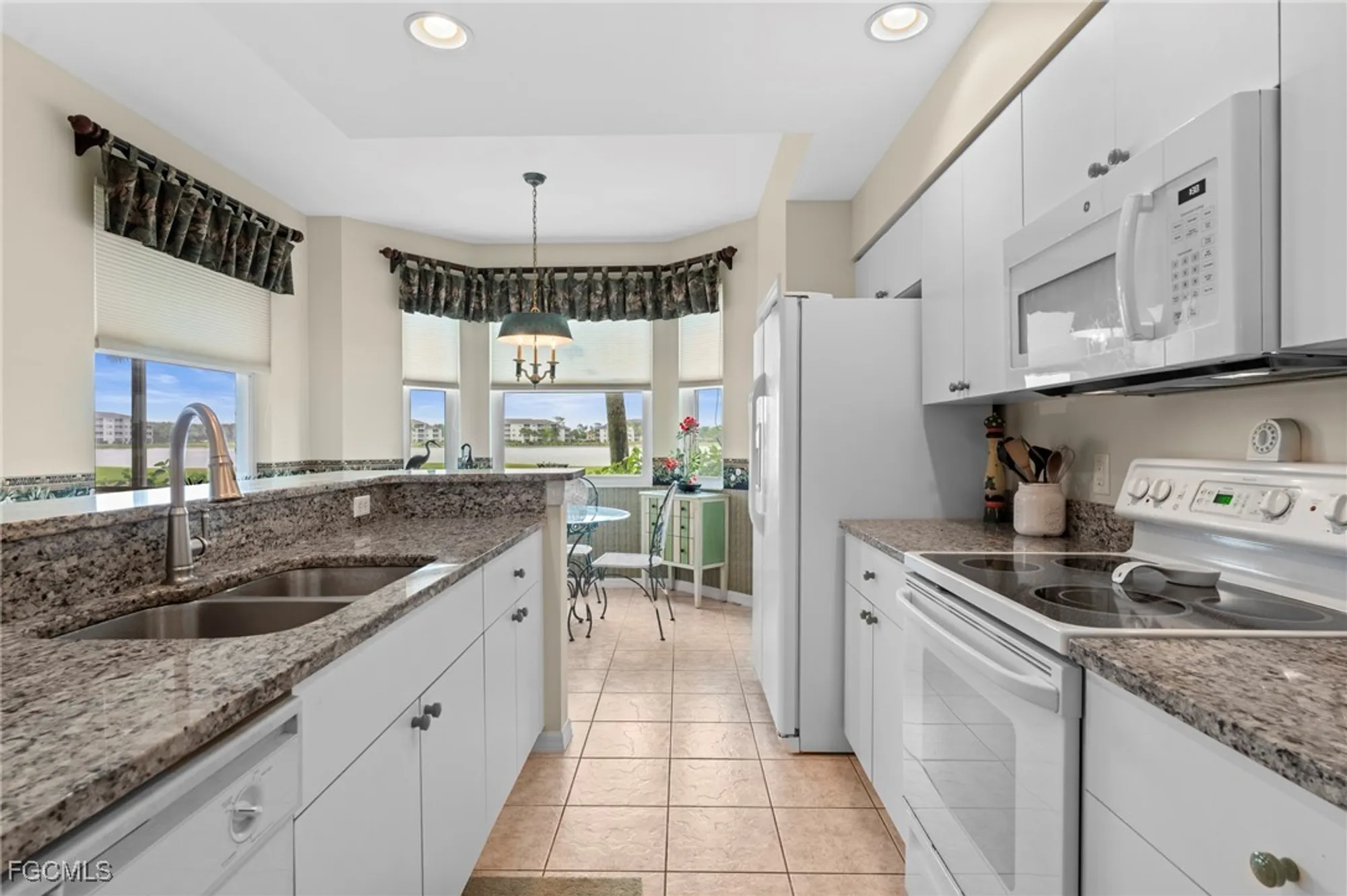 Property Slideshow image 14 of 43 | 10460 washingtonia palm way 1313, Fort Myers, FL, 33966