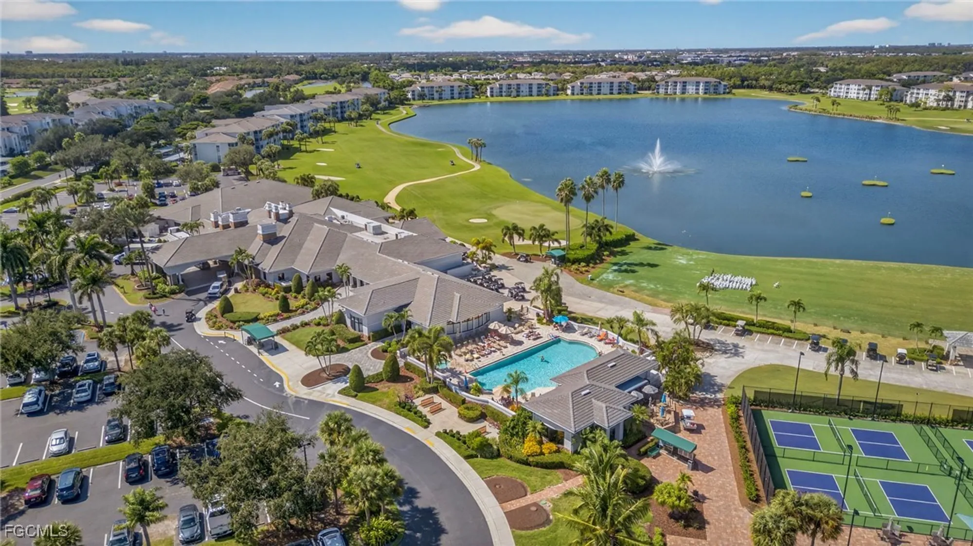 Property Slideshow image 34 of 43 | 10460 washingtonia palm way 1313, Fort Myers, FL, 33966