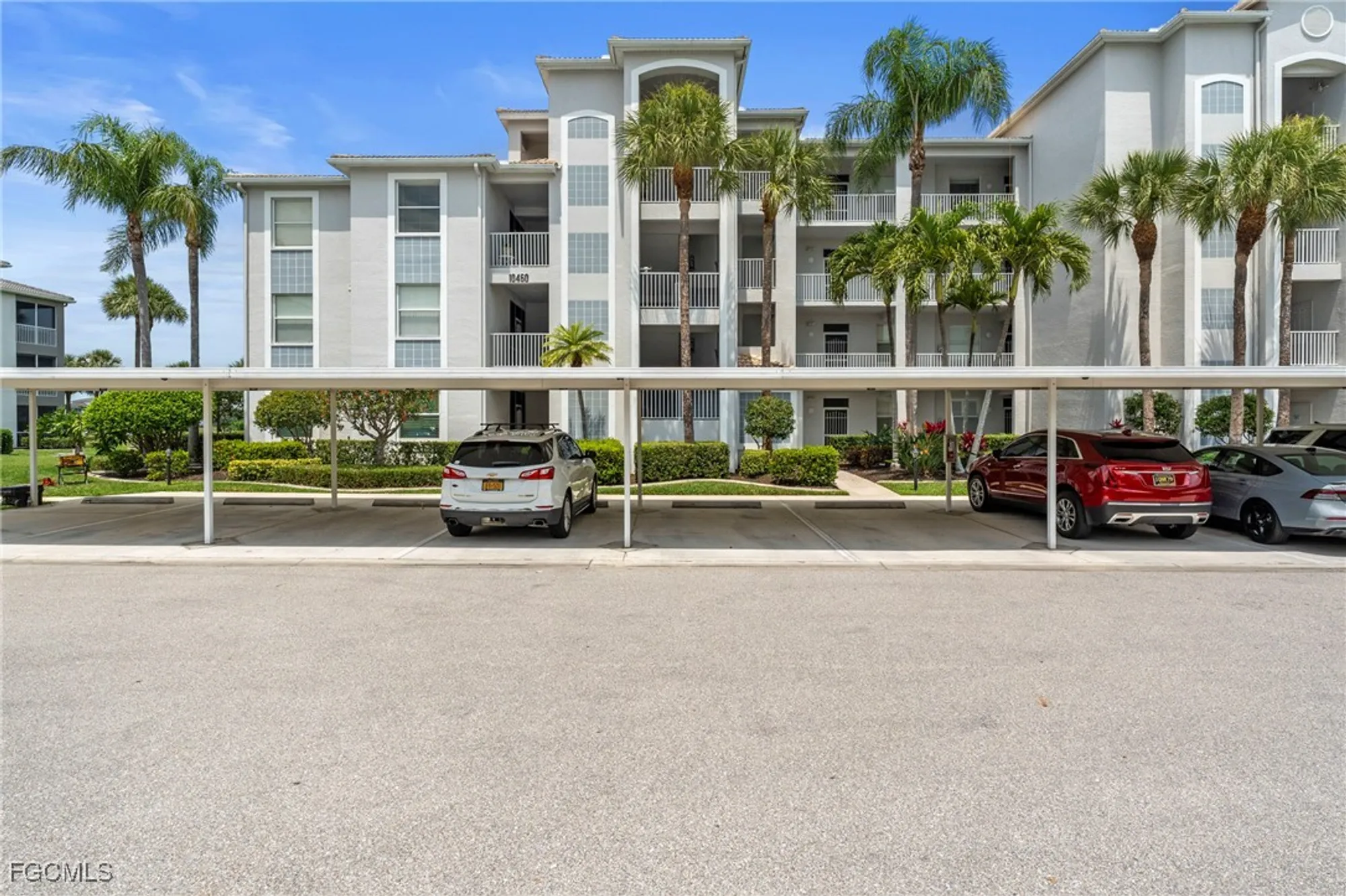 Property Slideshow image 4 of 43 | 10460 washingtonia palm way 1313, Fort Myers, FL, 33966