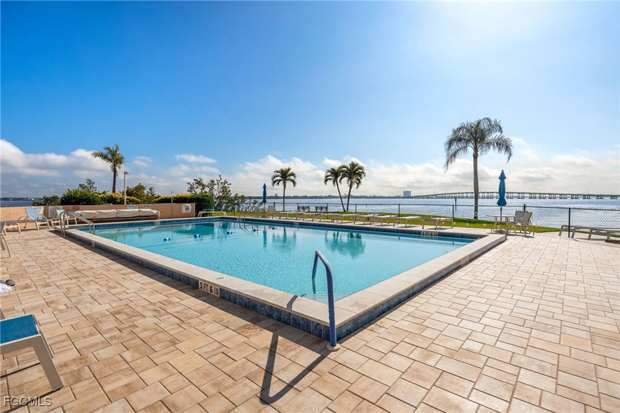 Property Slideshow image 4 of 48 | 4280 se 20th pl 802, Cape Coral, FL, 33904