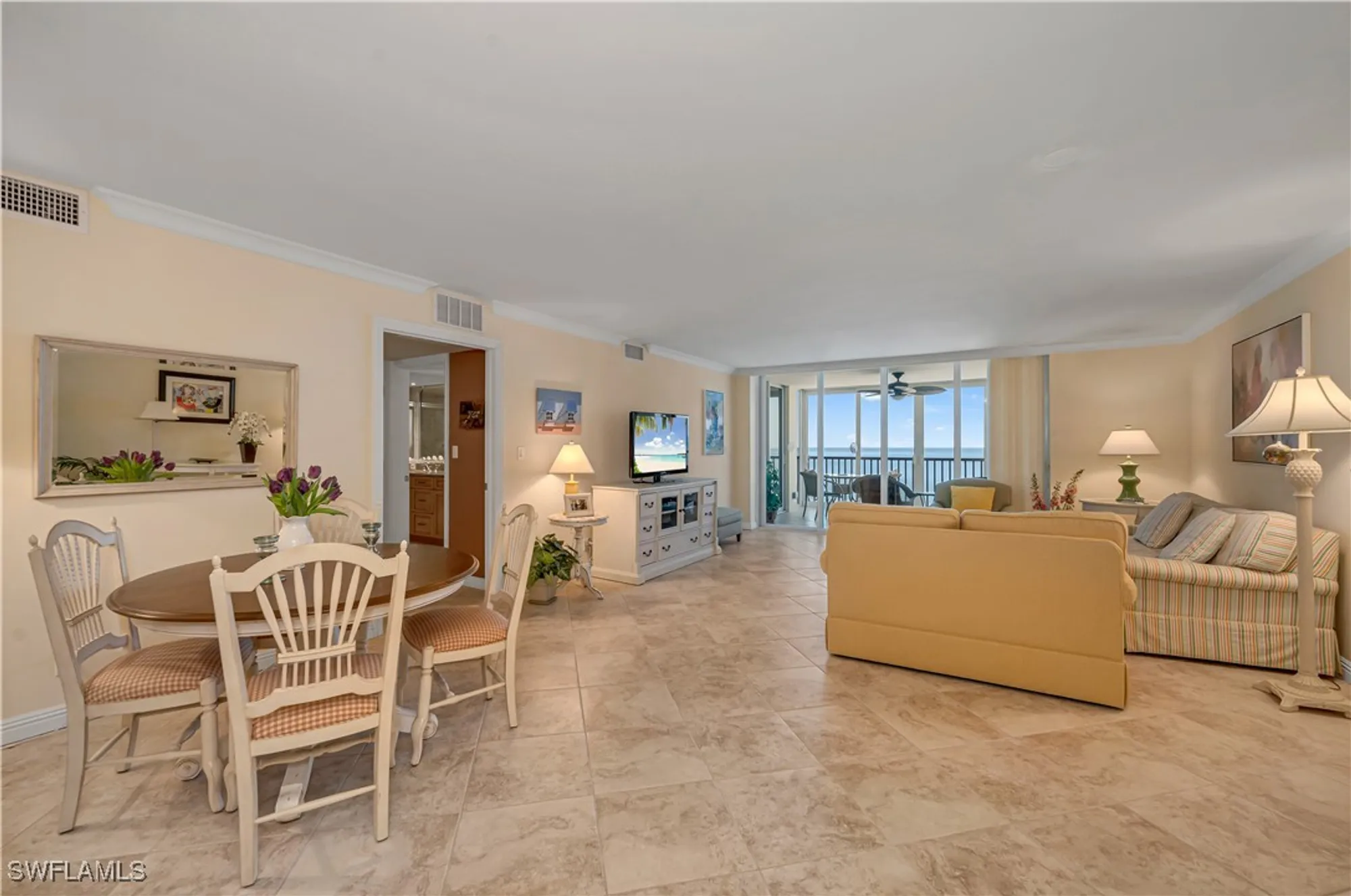 Property Slideshow image 5 of 15 | 1919 gulf shore blvd 601, Naples, FL, 34102