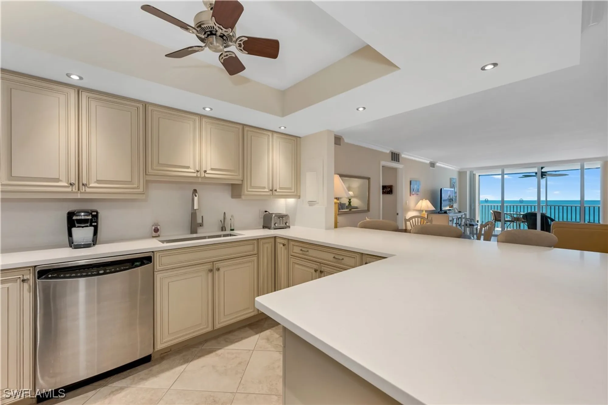 Property Slideshow image 6 of 15 | 1919 gulf shore blvd 601, Naples, FL, 34102