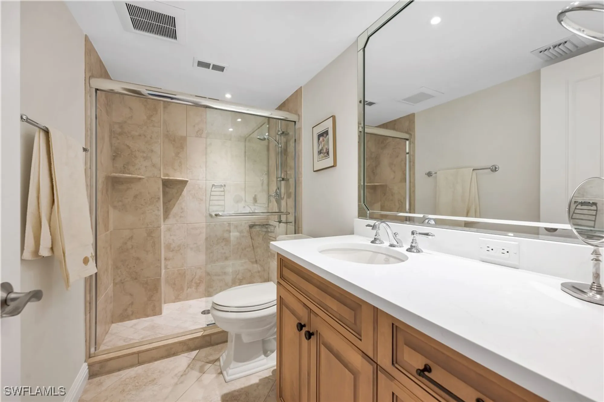 Property Slideshow image 8 of 15 | 1919 gulf shore blvd 601, Naples, FL, 34102