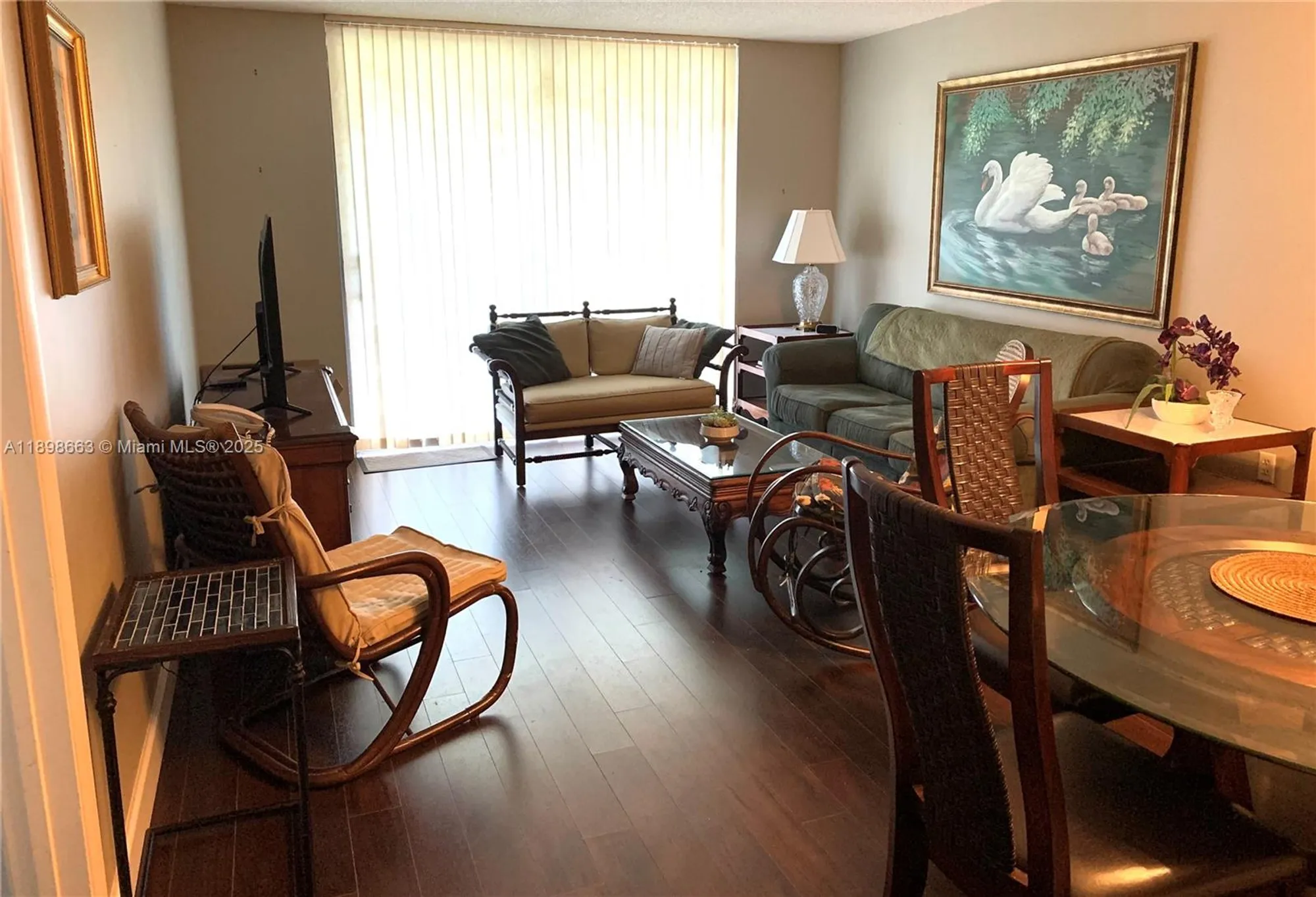 Property Slideshow image 7 of 12 | 900 colony point cir apt 305, Pembroke Pines, FL, 33026