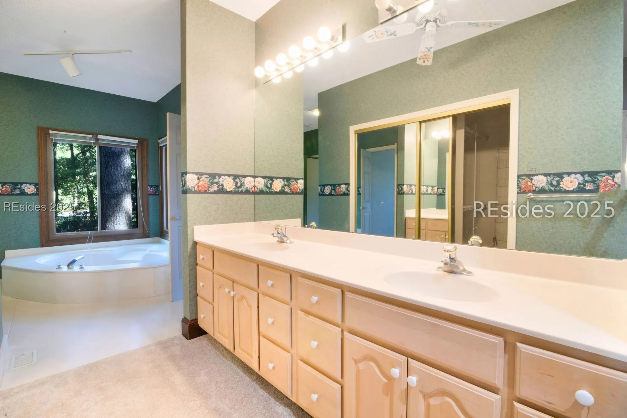Property Slideshow image 18 of 75 | 1 royal james dr, Hilton Head Island, SC, 29926