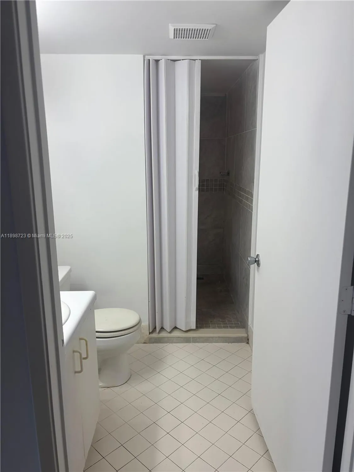 Property Slideshow image 16 of 38 | 1601 sw 128th ter apt 111a, Pembroke Pines, FL, 33027