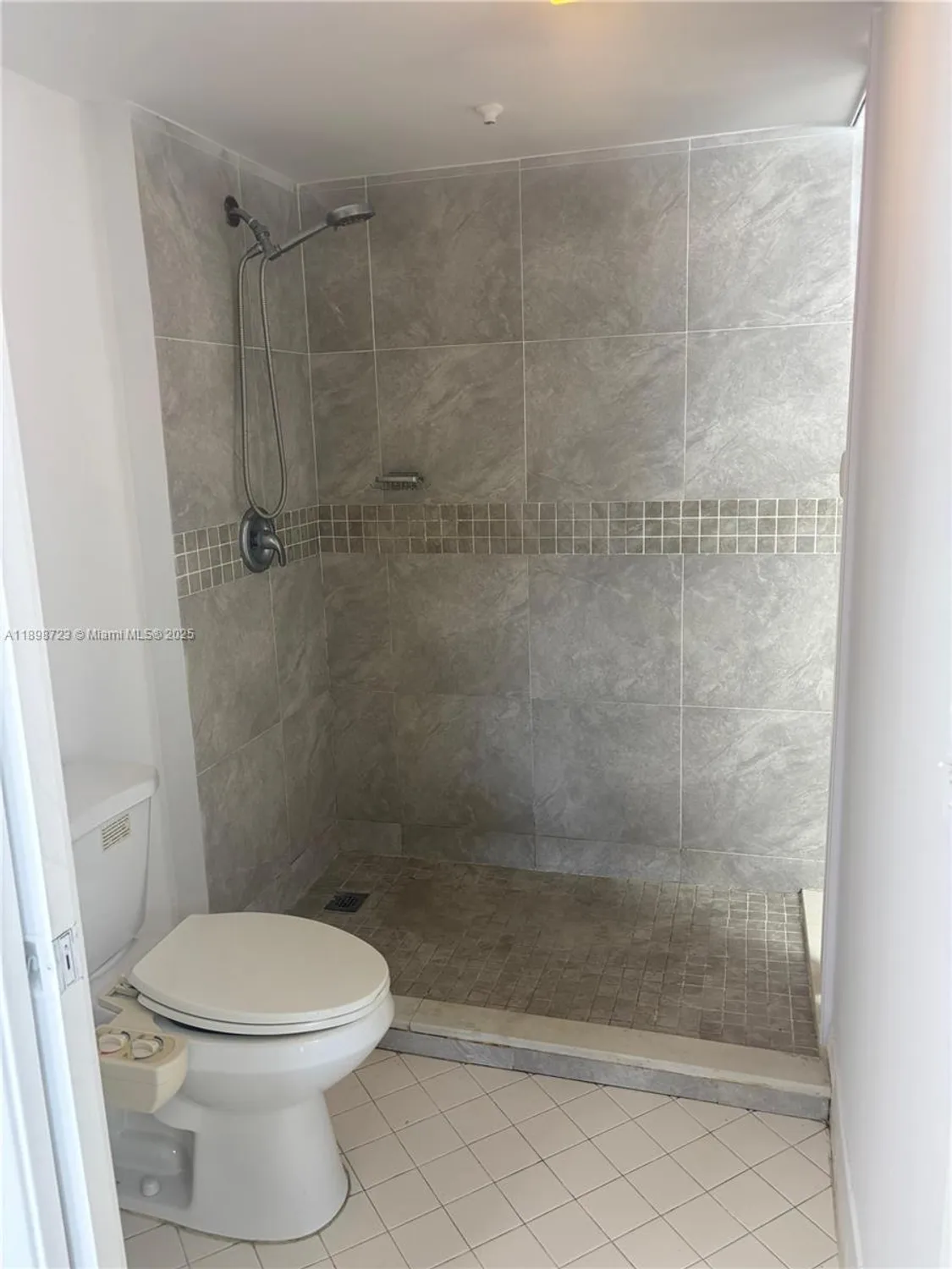 Property Slideshow image 18 of 38 | 1601 sw 128th ter apt 111a, Pembroke Pines, FL, 33027