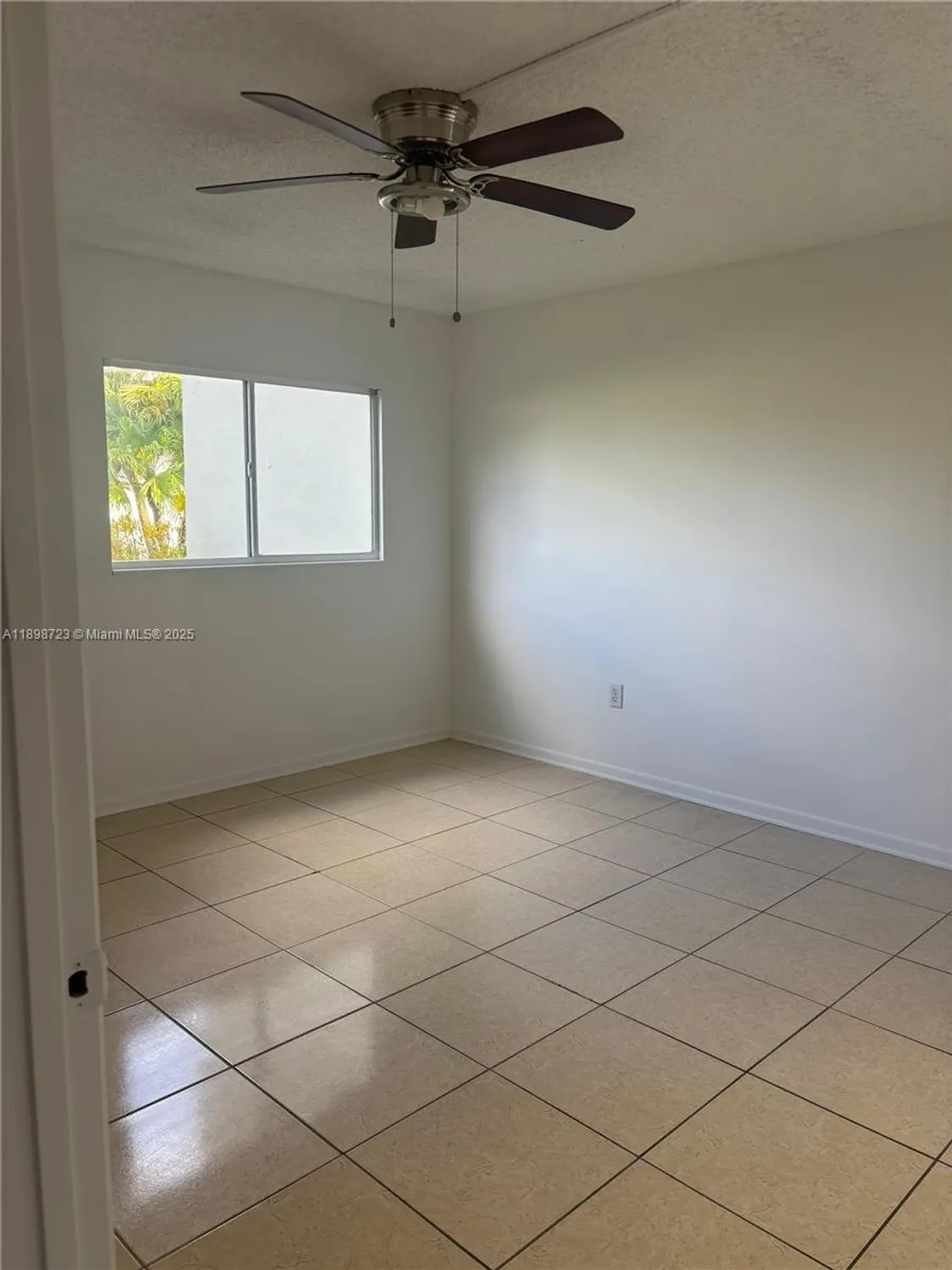 Property Slideshow image 2 of 38 | 1601 sw 128th ter apt 111a, Pembroke Pines, FL, 33027