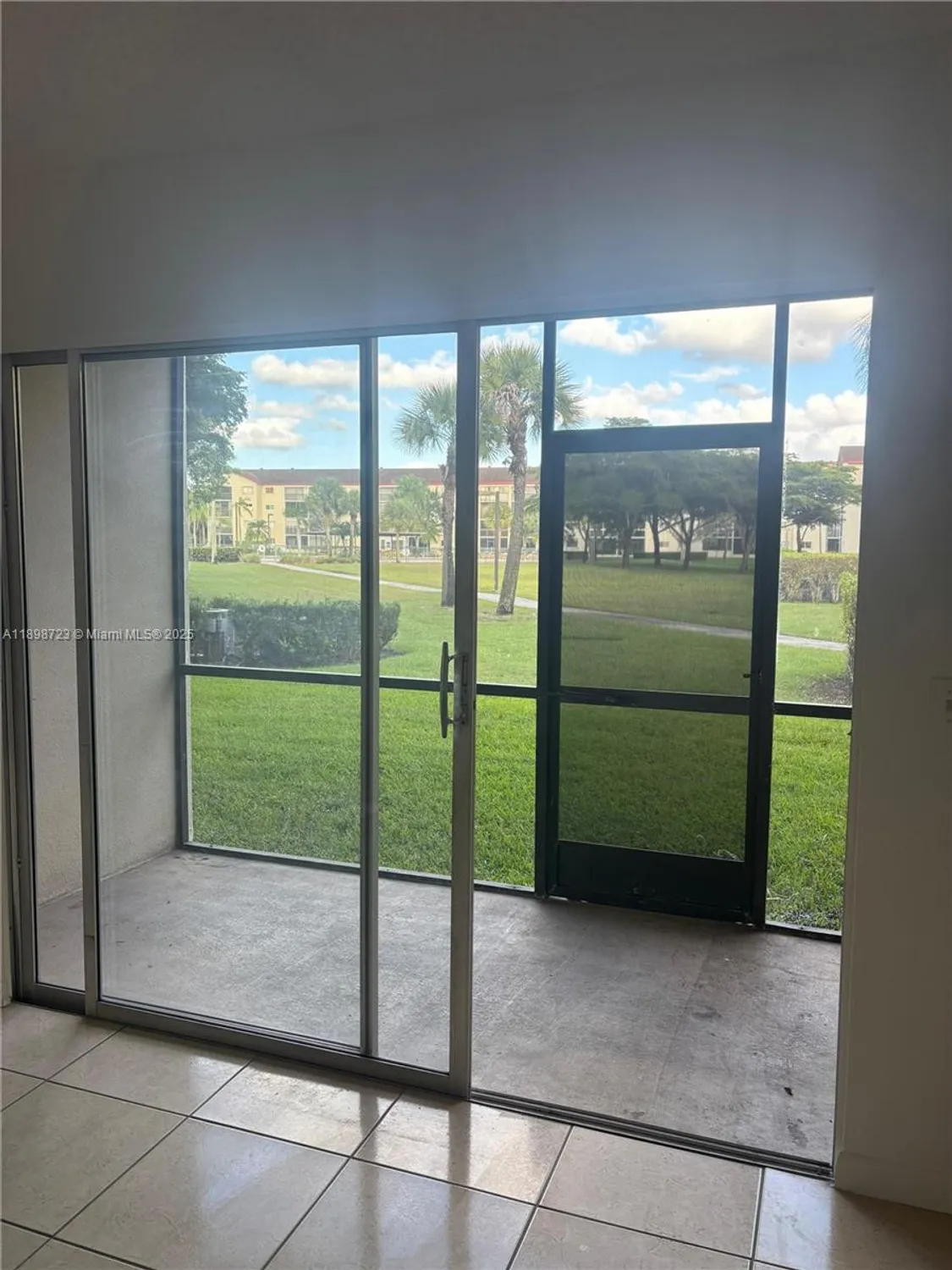 Property Slideshow image 4 of 38 | 1601 sw 128th ter apt 111a, Pembroke Pines, FL, 33027