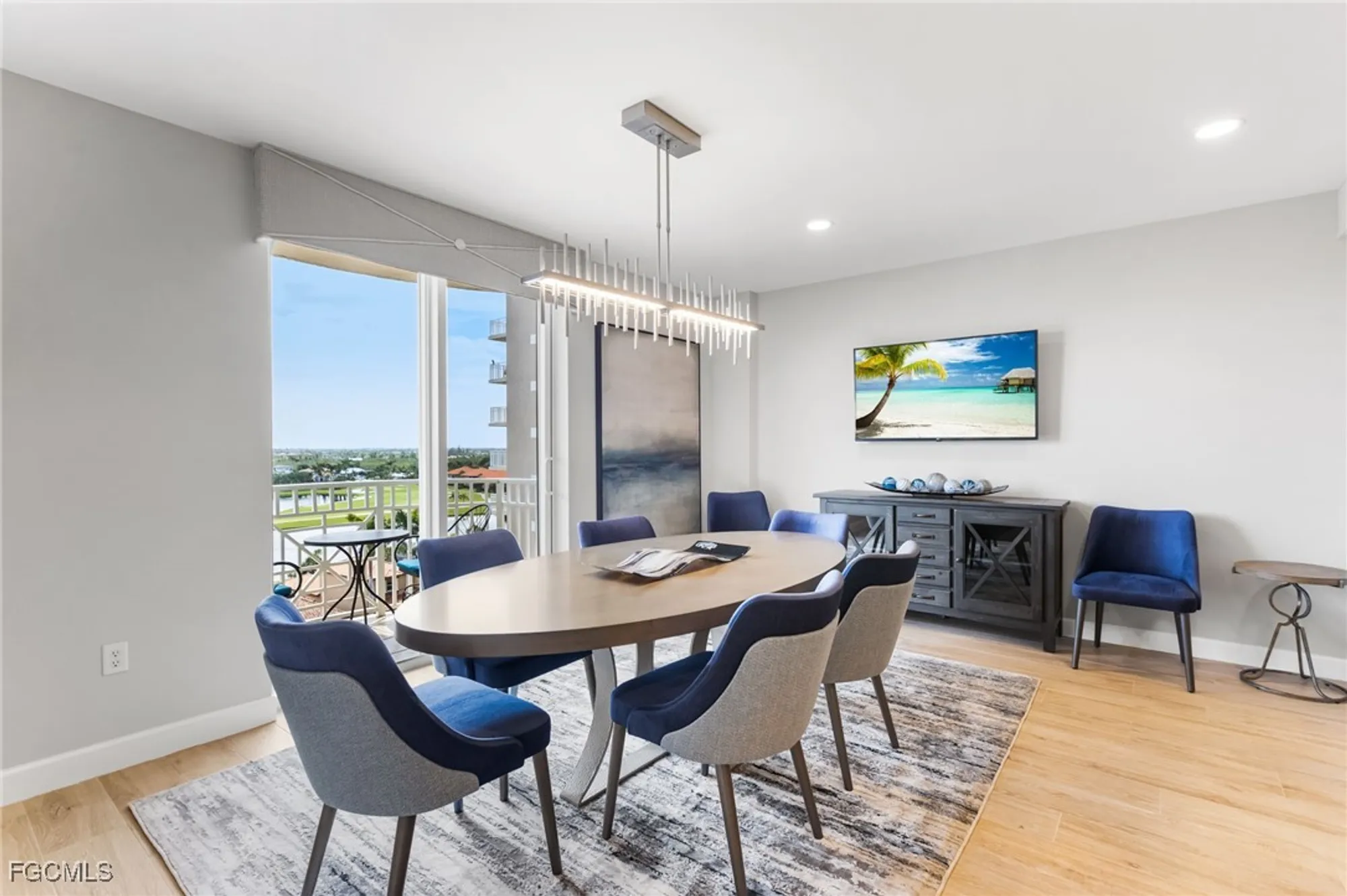 Property Slideshow image 14 of 49 | 14250 royal harbour ct unit 913, Fort Myers, FL, 33908