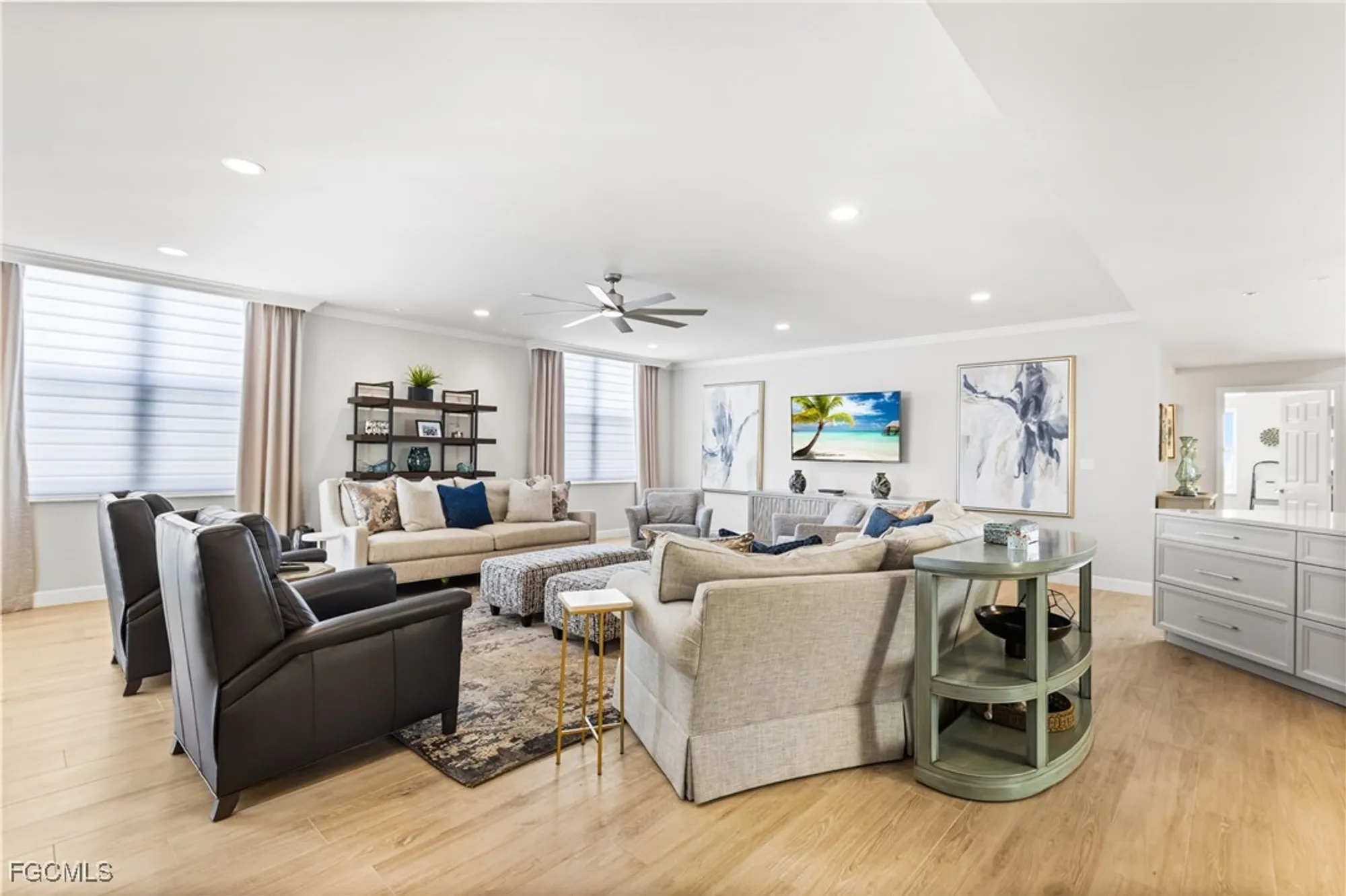 Property Slideshow image 10 of 49 | 14250 royal harbour ct unit 913, Fort Myers, FL, 33908