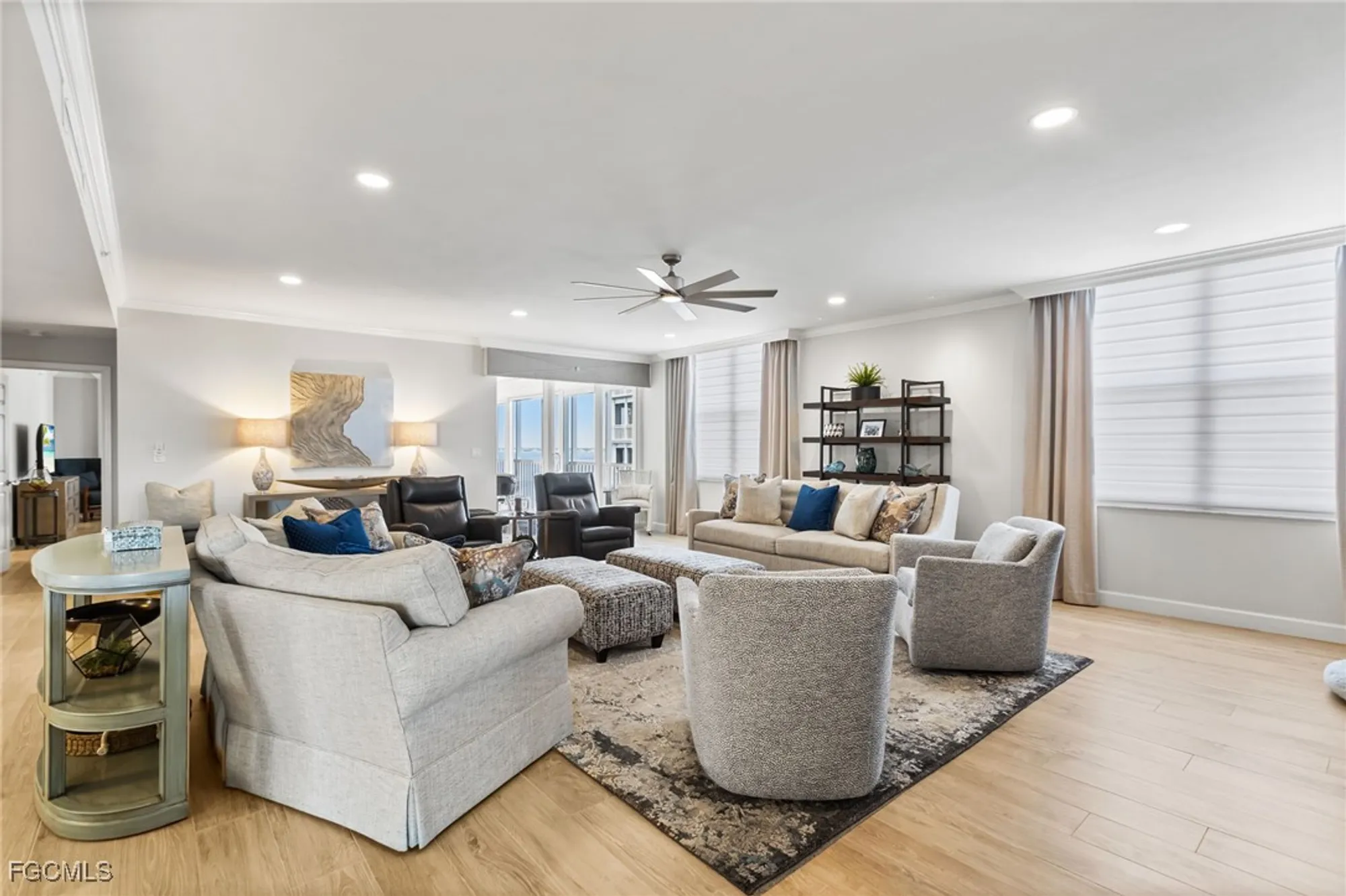 Property Slideshow image 11 of 49 | 14250 royal harbour ct unit 913, Fort Myers, FL, 33908