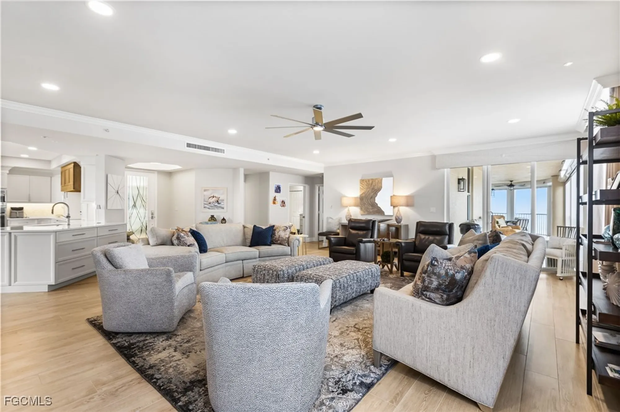 Property Slideshow image 13 of 49 | 14250 royal harbour ct unit 913, Fort Myers, FL, 33908