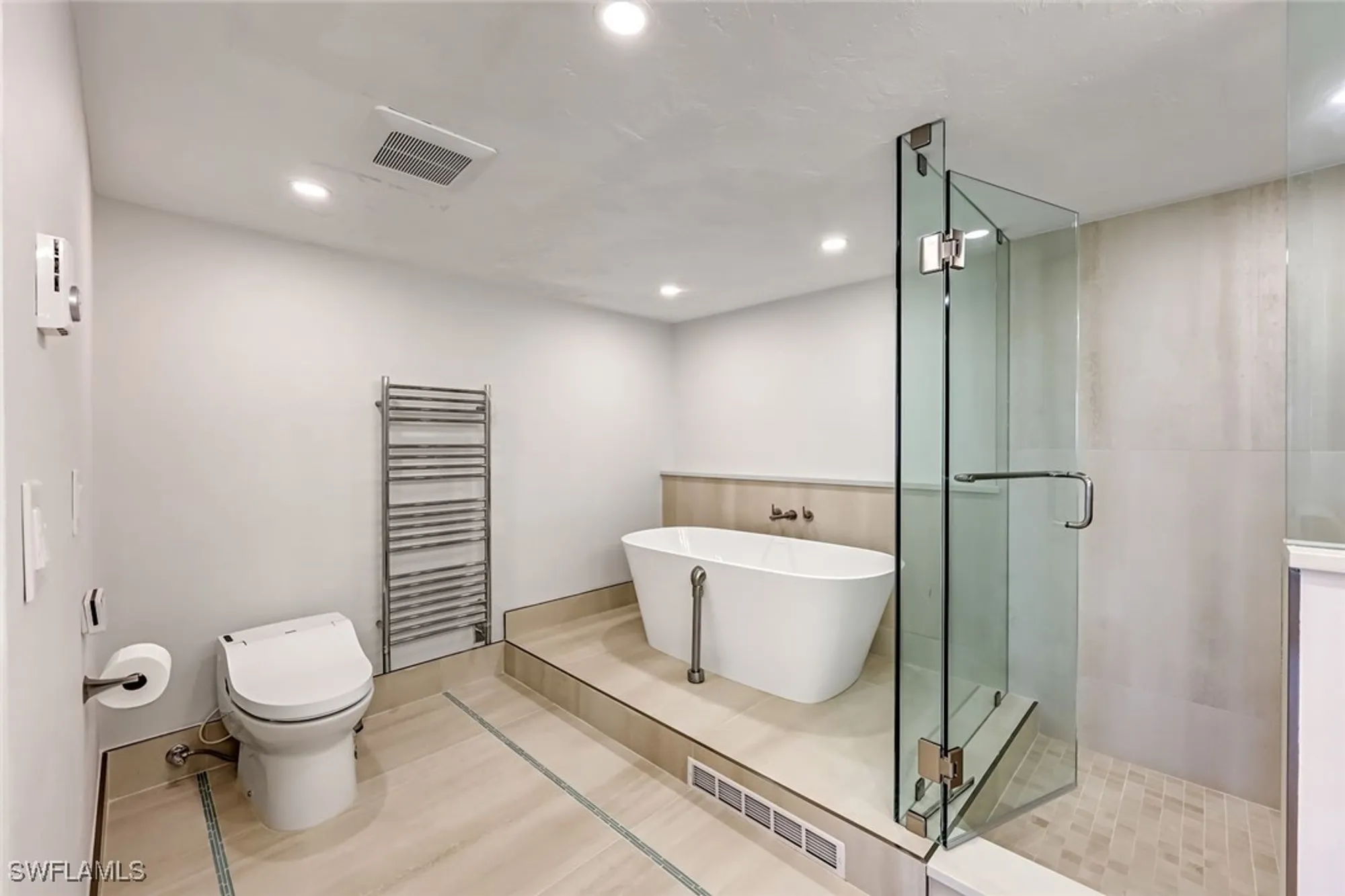 Property Slideshow image 16 of 35 | 5601 turtle bay dr apt 1102, Naples, FL, 34108