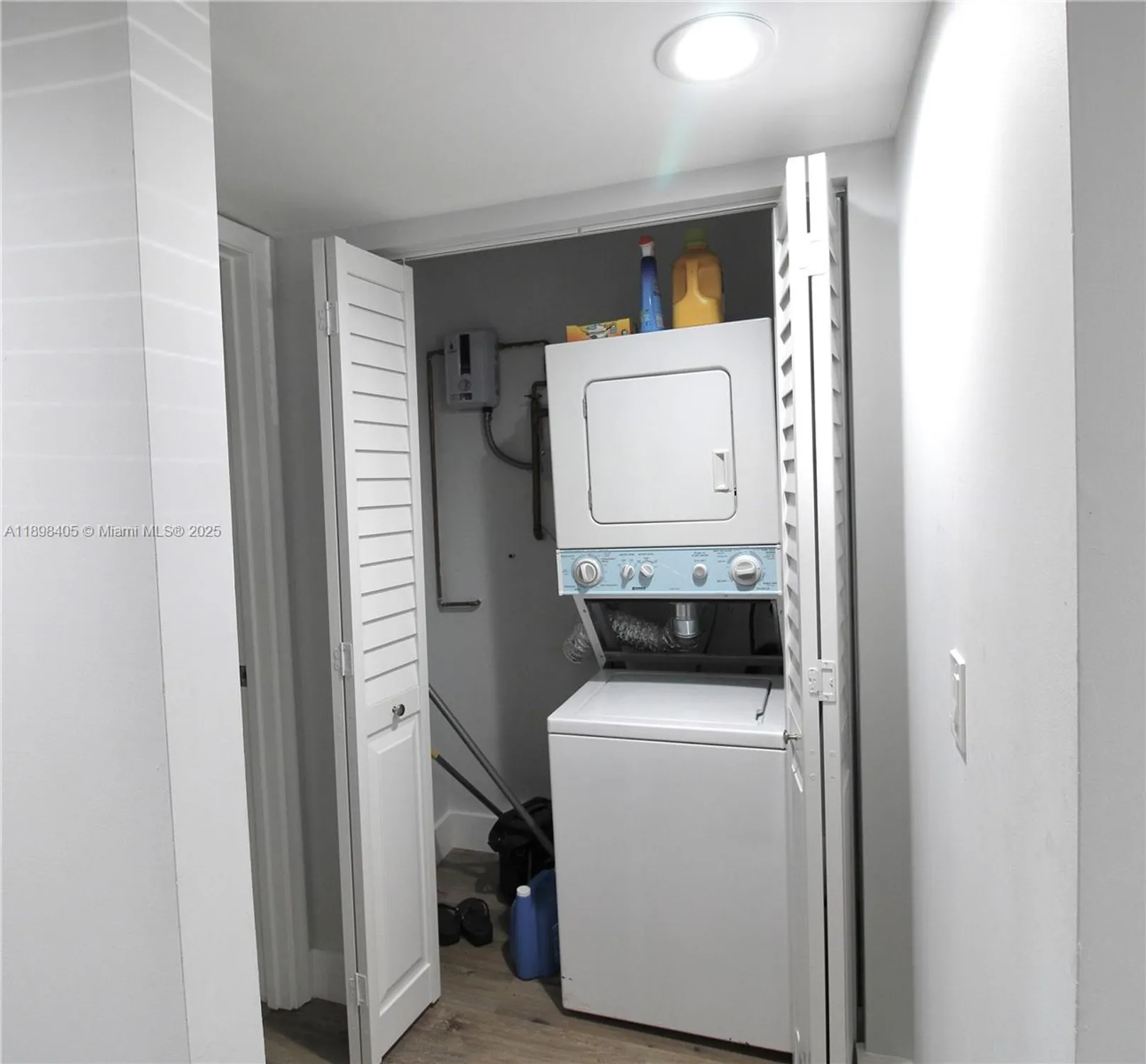 Property Slideshow image 9 of 27 | 1200 sw 125th ave 105l, Pembroke Pines, FL, 33027