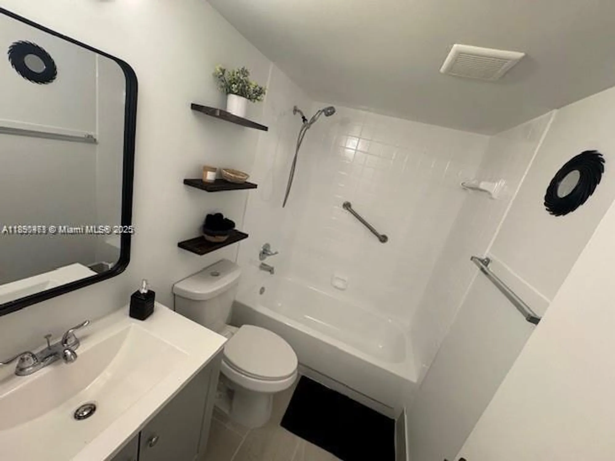 Property Slideshow image 9 of 14 | 13450 sw 3rd st d209, Pembroke Pines, FL, 33027