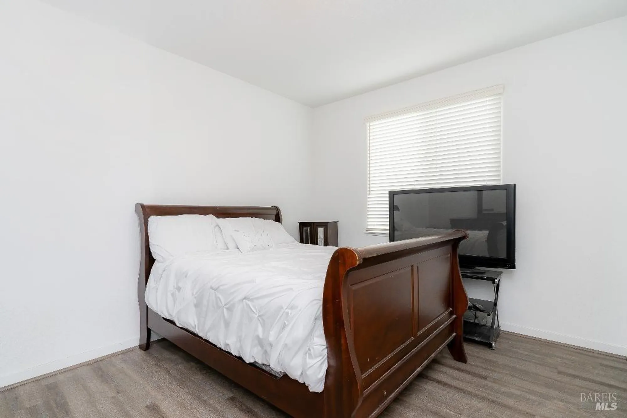 Property Slideshow image 14 of 19 | 2335 melrose lndg, Rio Vista, CA, 94571