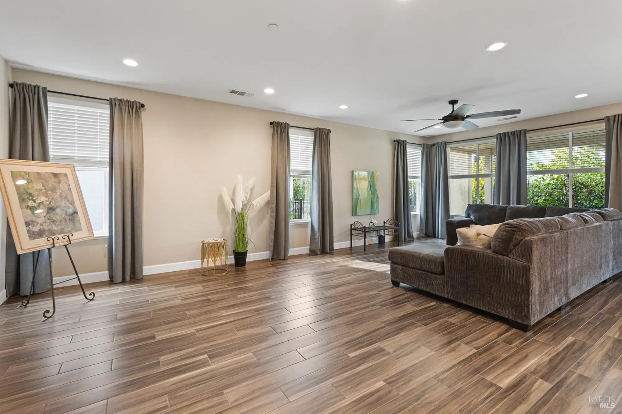 Property Slideshow image 21 of 44 | 343 silver ridge dr, Rio Vista, CA, 94571