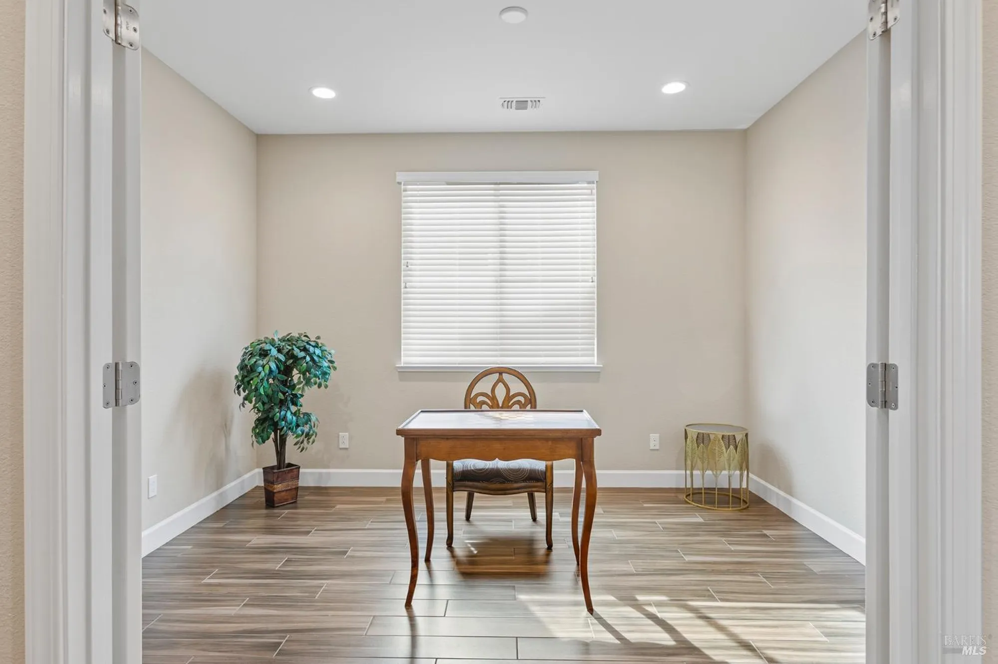 Property Slideshow image 17 of 44 | 343 silver ridge dr, Rio Vista, CA, 94571