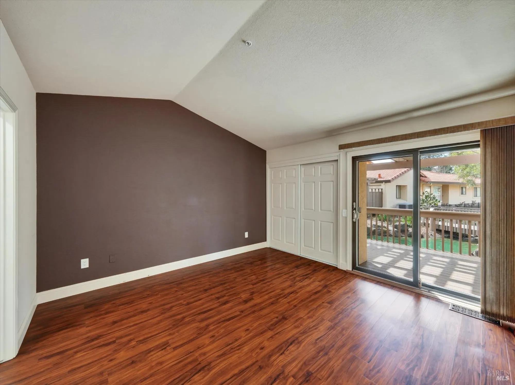 Property Slideshow image 10 of 27 | 39 fountain grove cir, Napa, CA, 94558