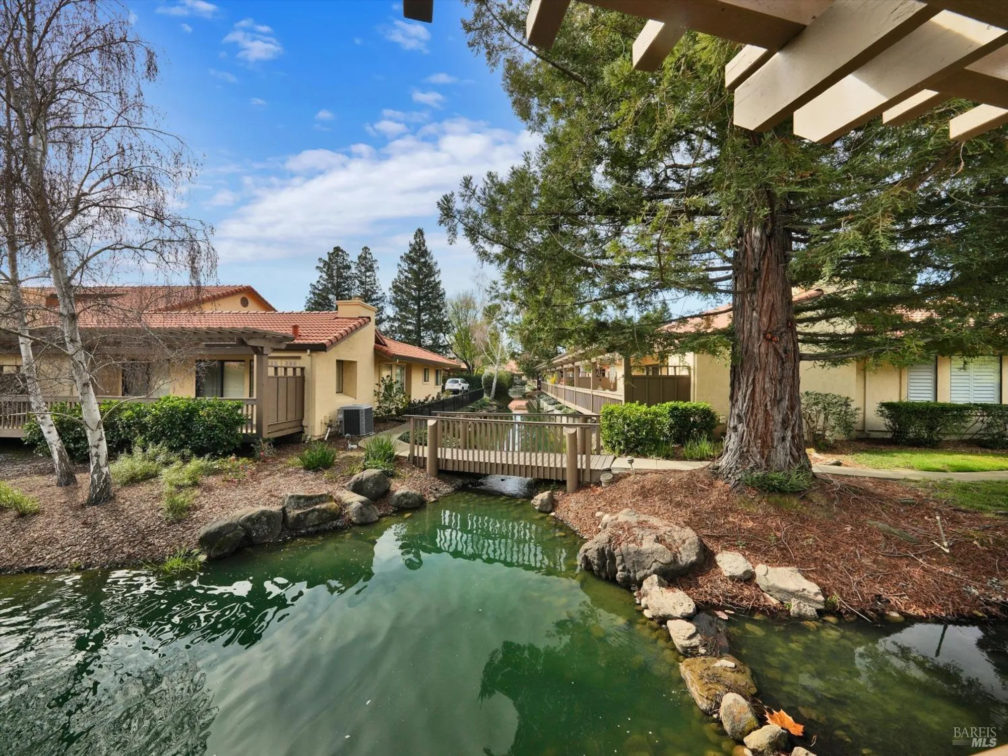 Property Slideshow image 21 of 27 | 39 fountain grove cir, Napa, CA, 94558