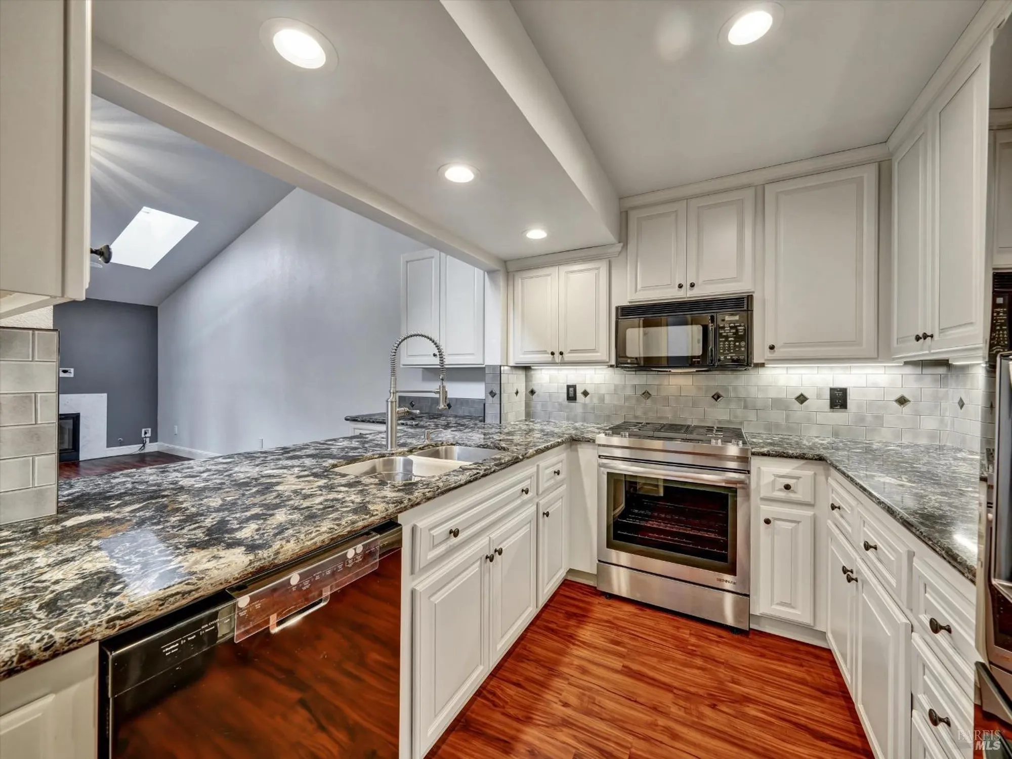 Property Slideshow image 5 of 27 | 39 fountain grove cir, Napa, CA, 94558