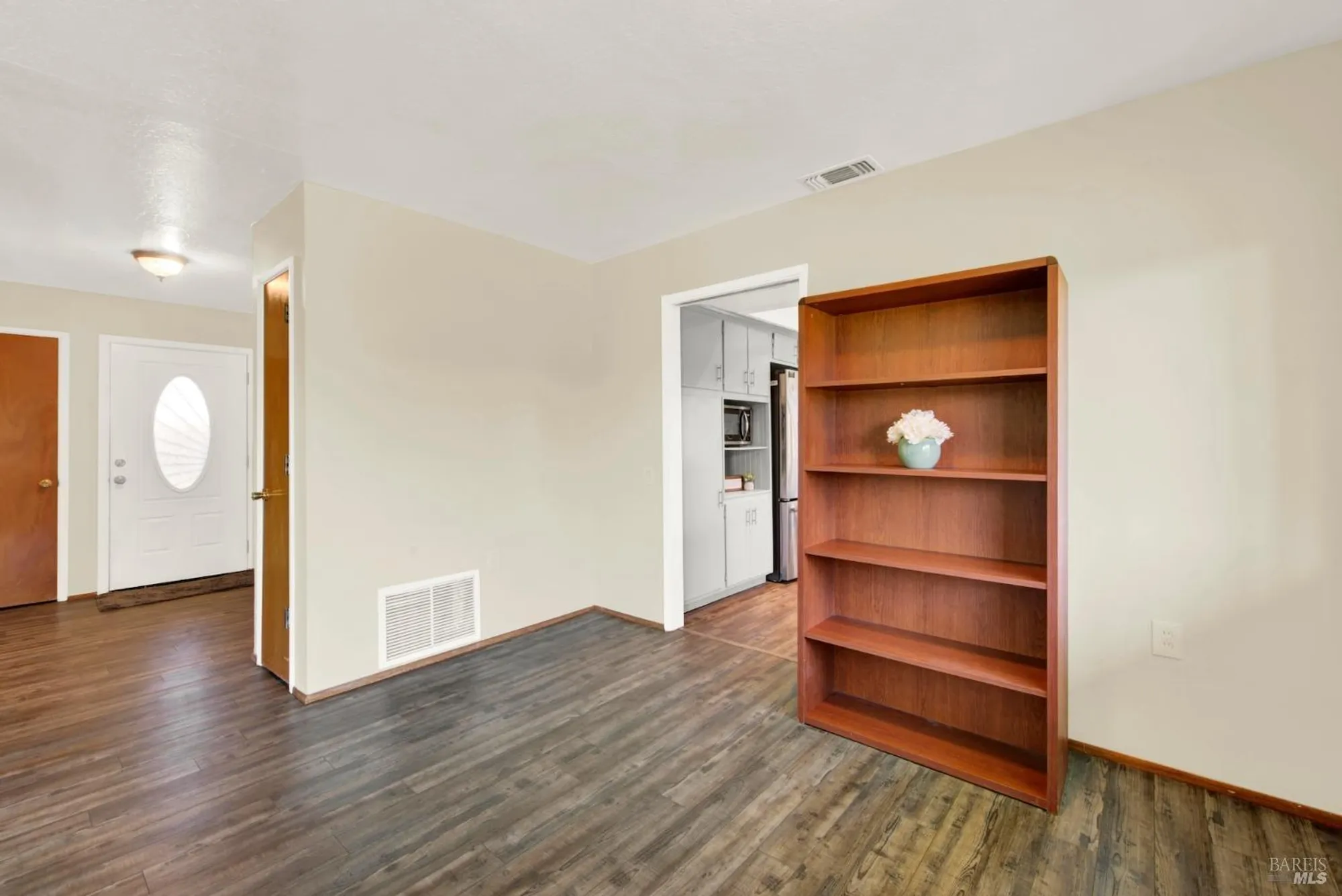 Property Slideshow image 16 of 68 | 162 isle royale cir, Vacaville, CA, 95687