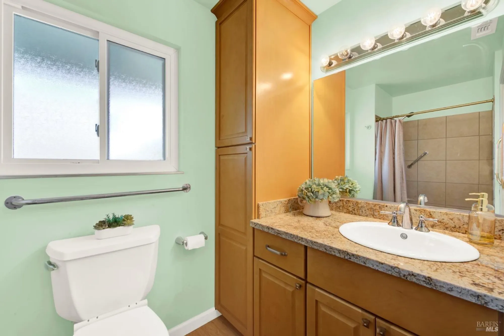 Property Slideshow image 48 of 68 | 162 isle royale cir, Vacaville, CA, 95687