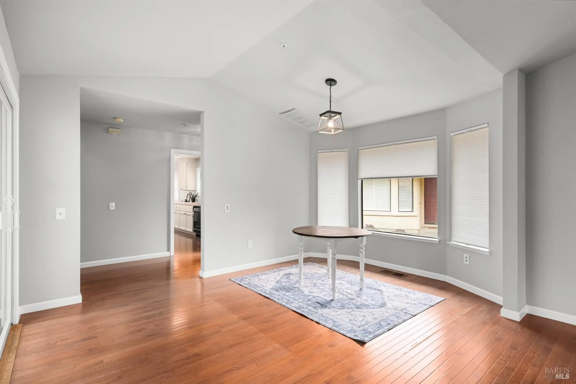 Property Slideshow image 16 of 42 | 43 fountain grove cir, Napa, CA, 94558