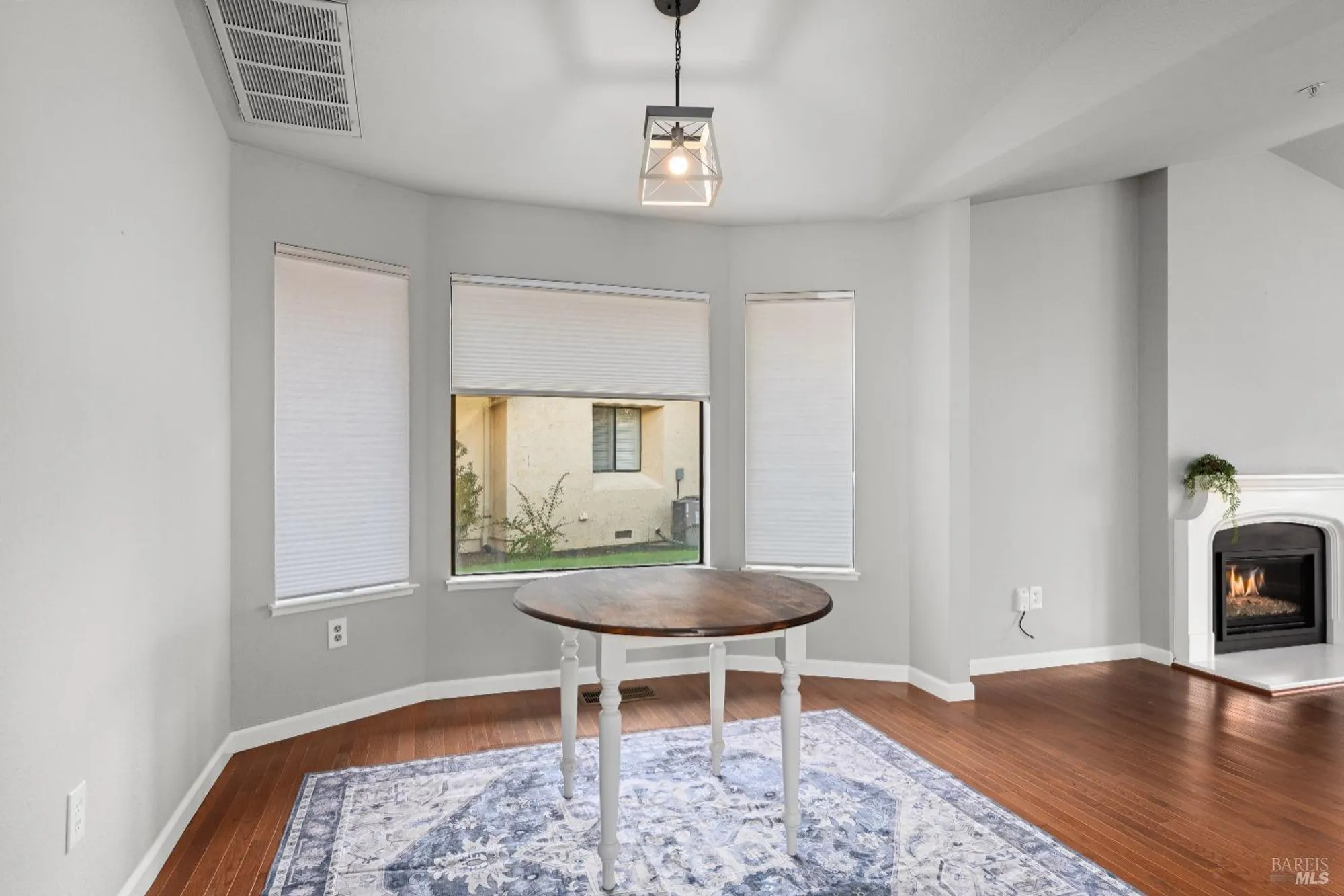 Property Slideshow image 17 of 42 | 43 fountain grove cir, Napa, CA, 94558