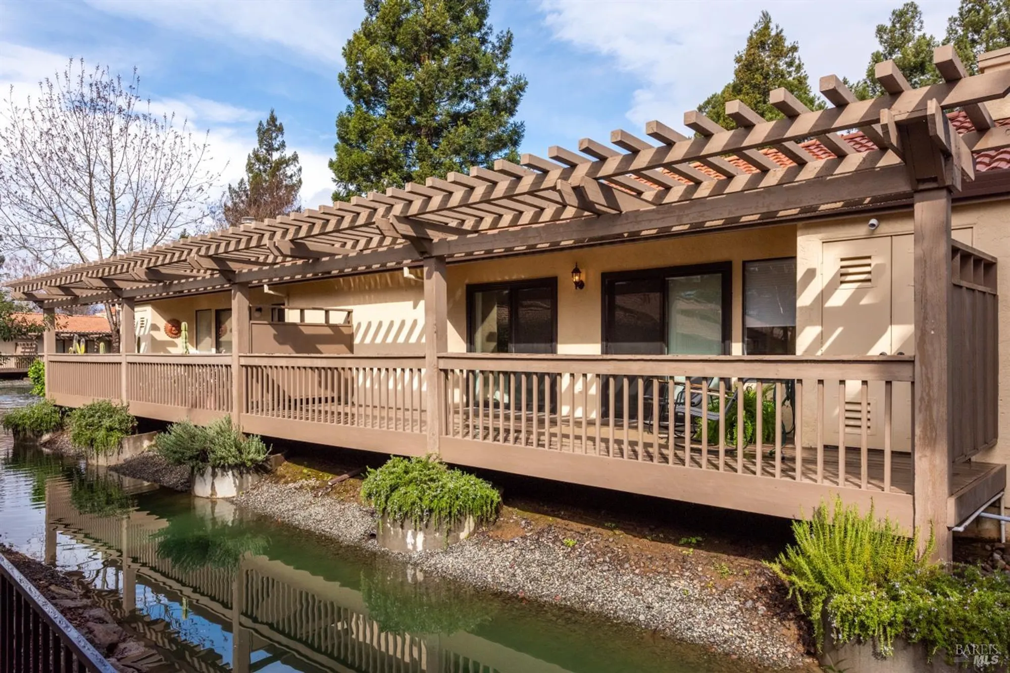 Property Slideshow image 36 of 42 | 43 fountain grove cir, Napa, CA, 94558